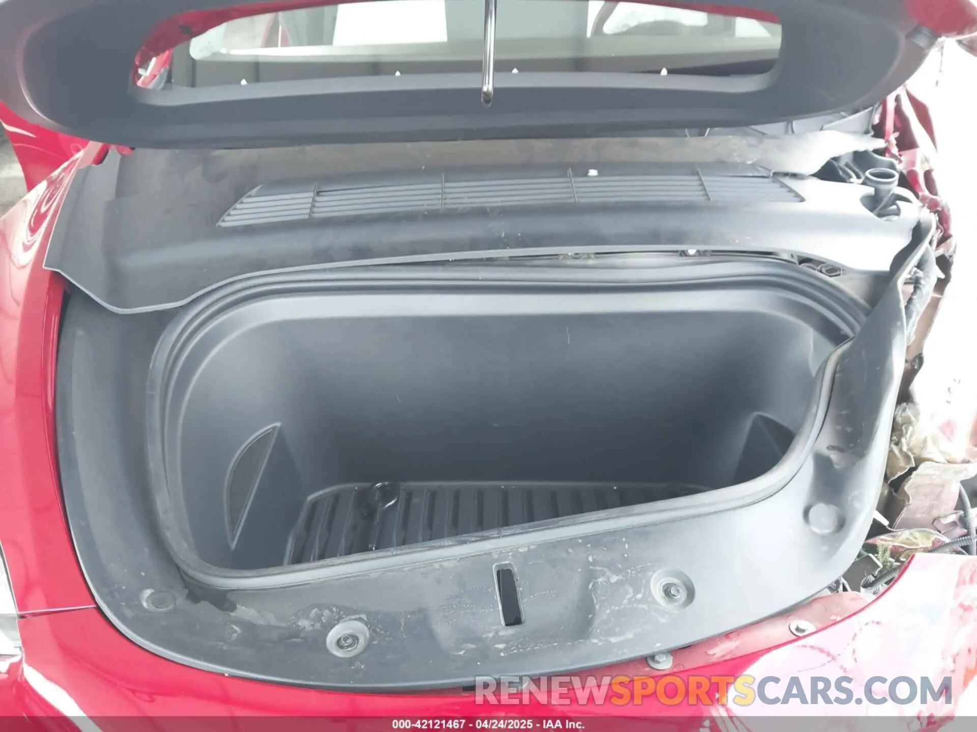 10 Photograph of a damaged car 7SAYGDEE8NF349395 TESLA MODEL Y 2022