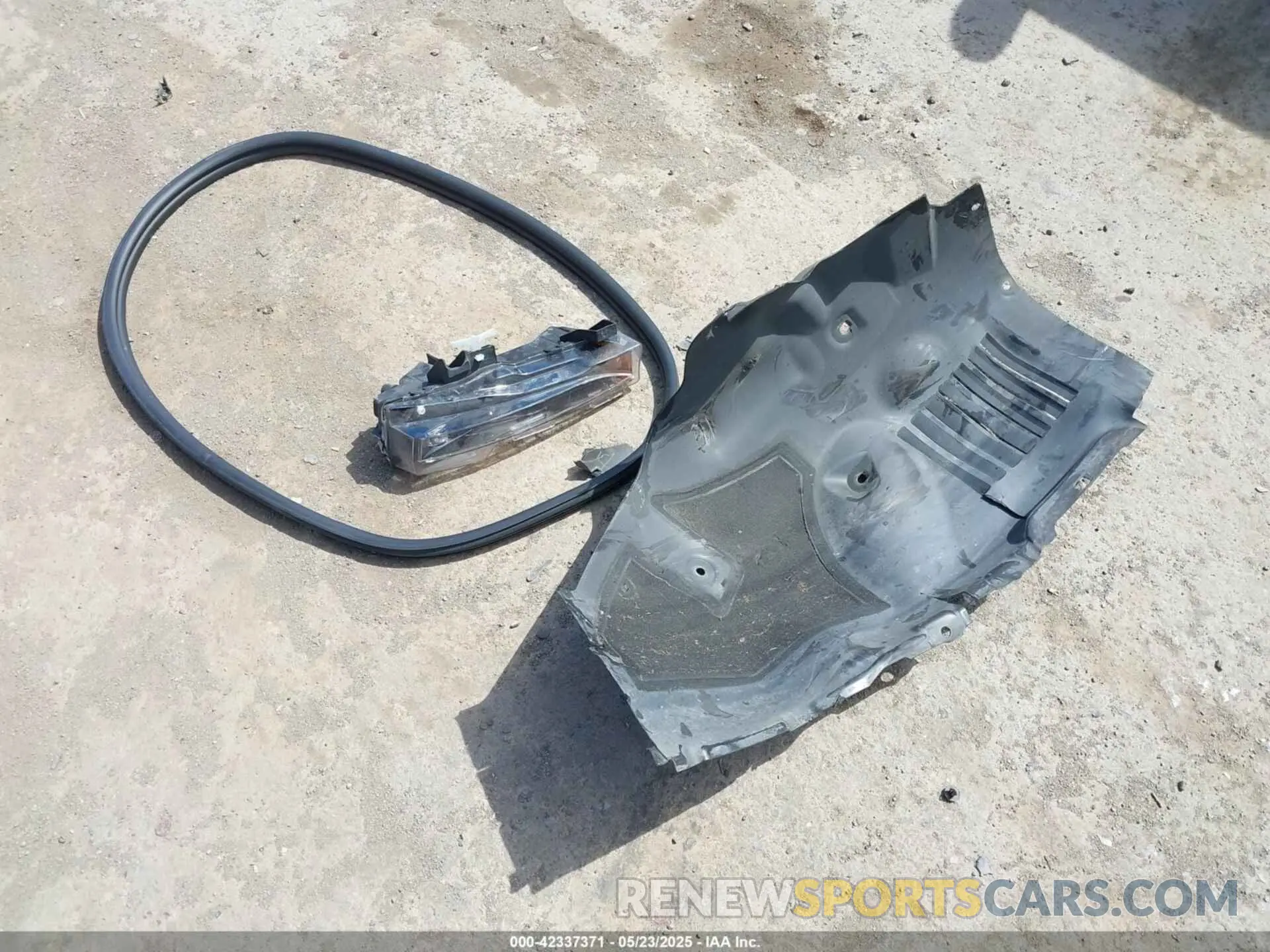 12 Photograph of a damaged car 7SAYGDEE8NF349543 TESLA MODEL Y 2022