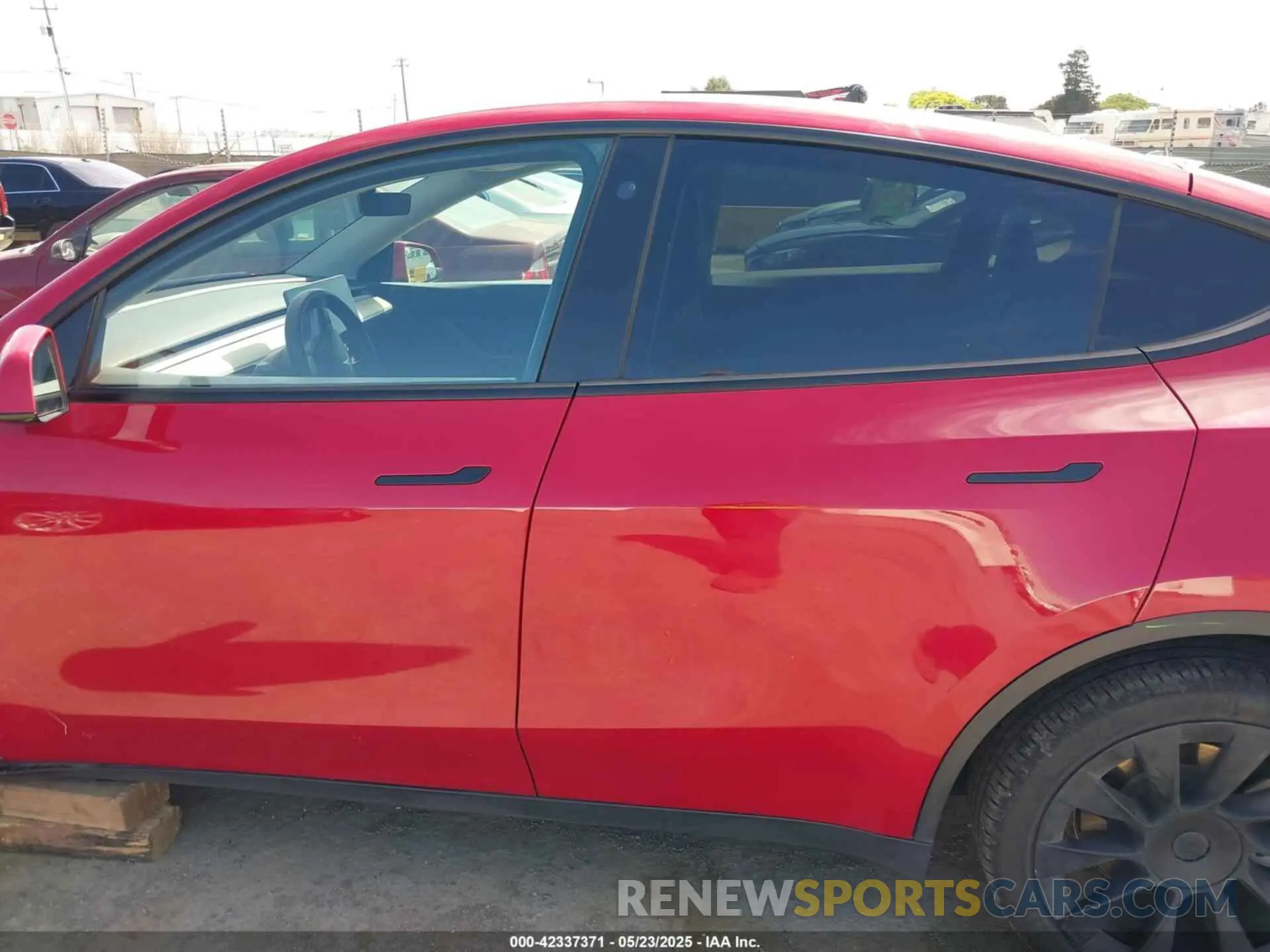15 Photograph of a damaged car 7SAYGDEE8NF349543 TESLA MODEL Y 2022