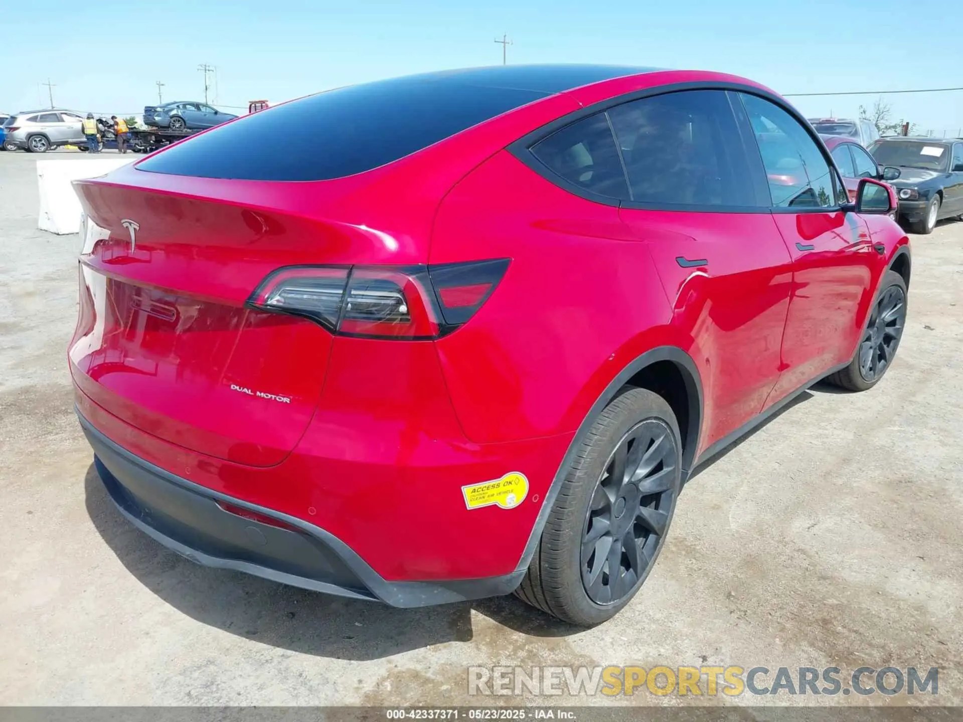 4 Photograph of a damaged car 7SAYGDEE8NF349543 TESLA MODEL Y 2022