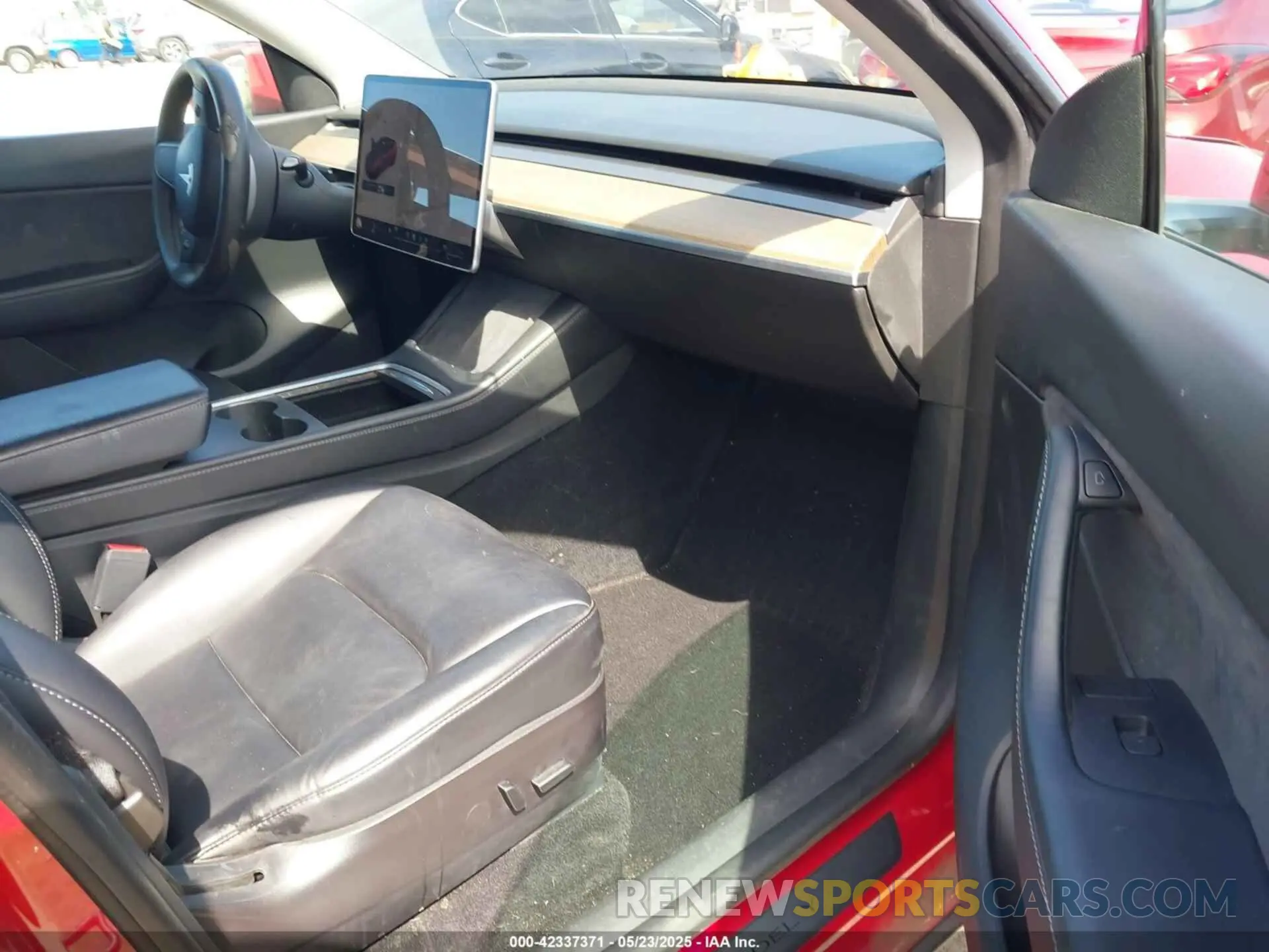 5 Photograph of a damaged car 7SAYGDEE8NF349543 TESLA MODEL Y 2022