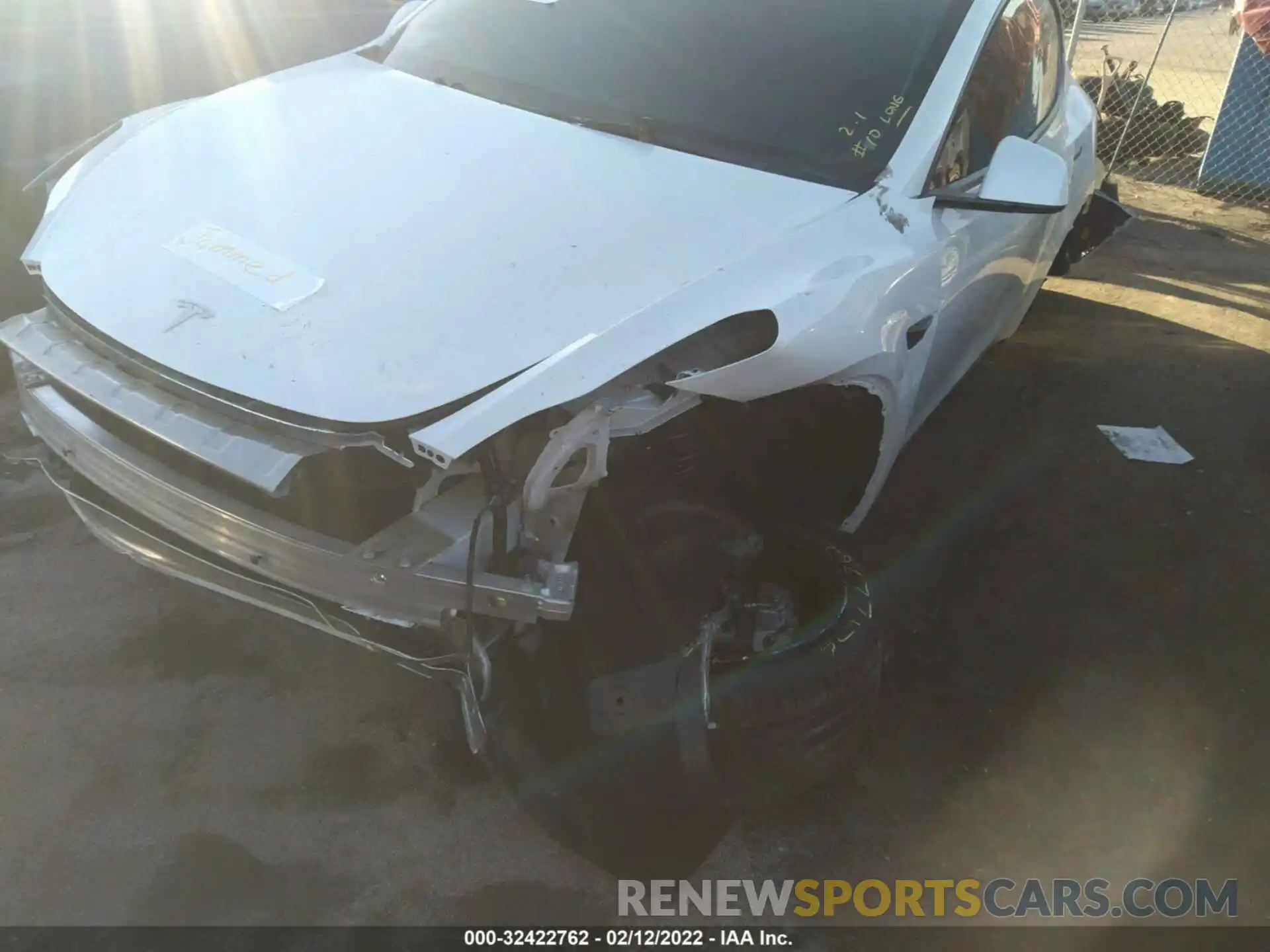 6 Photograph of a damaged car 7SAYGDEE8NF366973 TESLA MODEL Y 2022