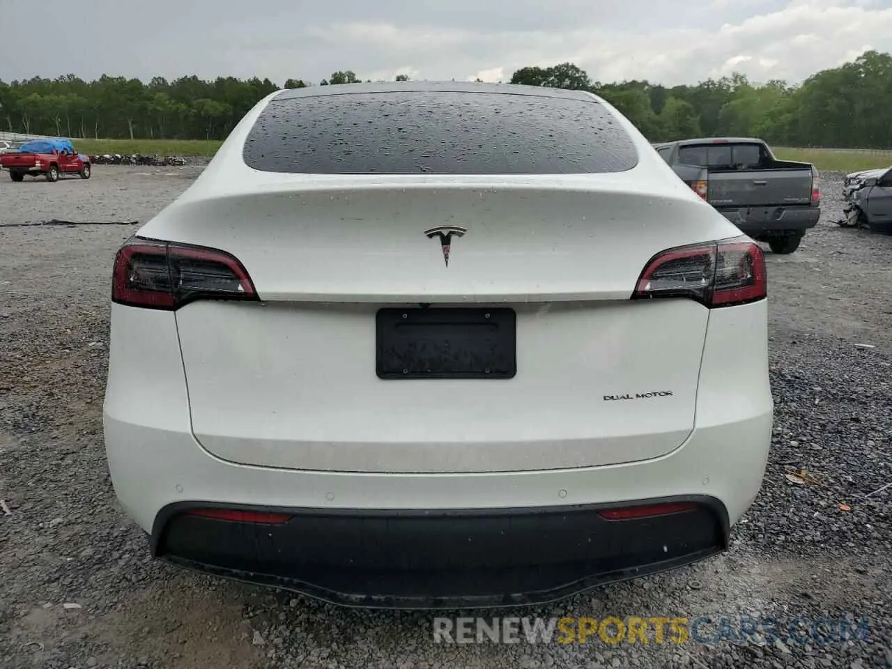 6 Photograph of a damaged car 7SAYGDEE8NF368061 TESLA MODEL Y 2022