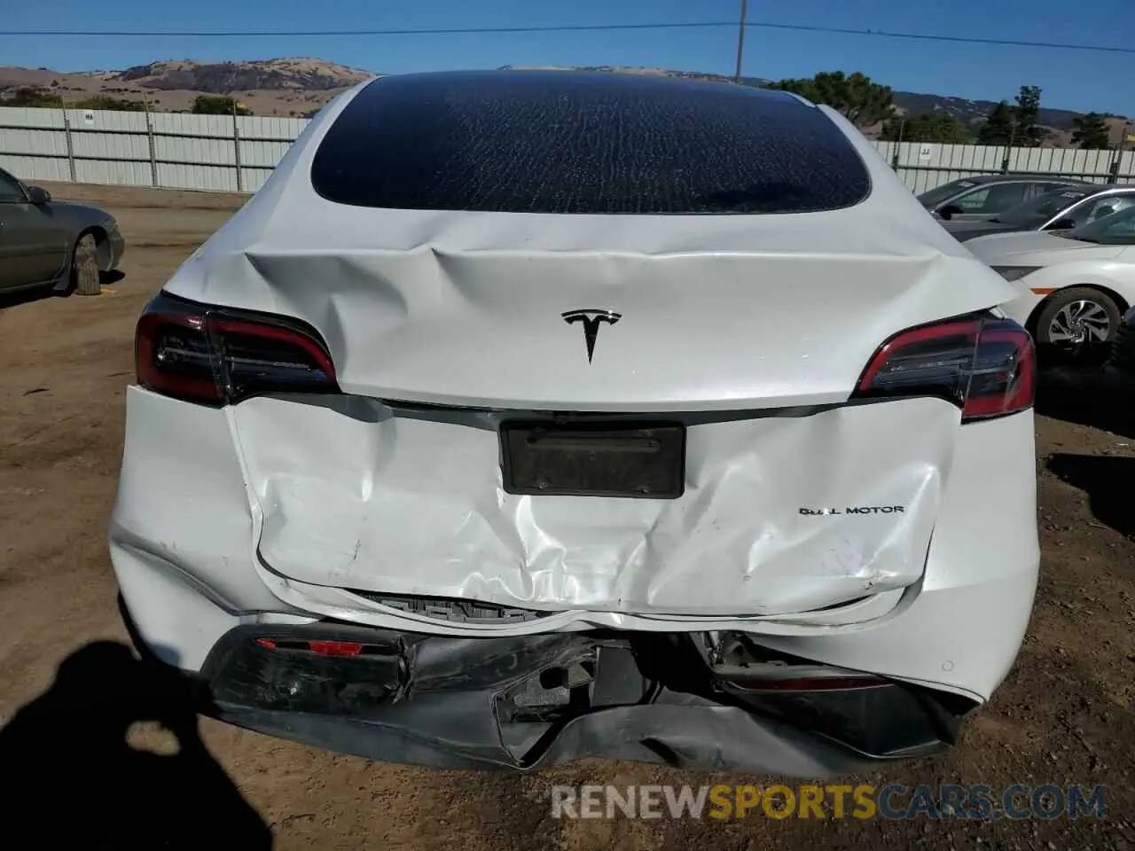 6 Photograph of a damaged car 7SAYGDEE8NF403617 TESLA MODEL Y 2022