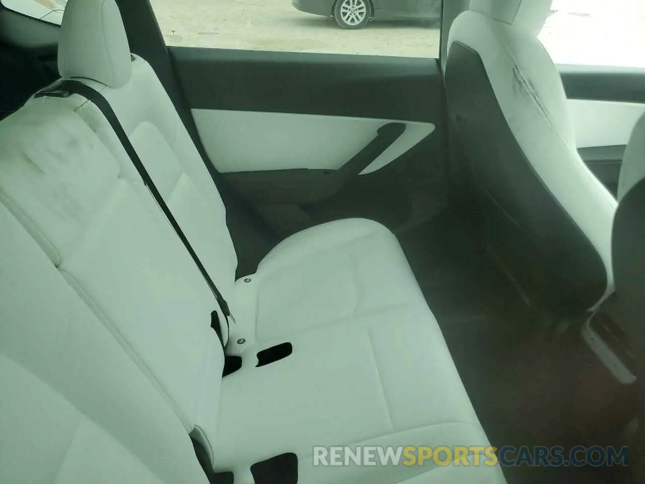 11 Photograph of a damaged car 7SAYGDEE8NF431644 TESLA MODEL Y 2022