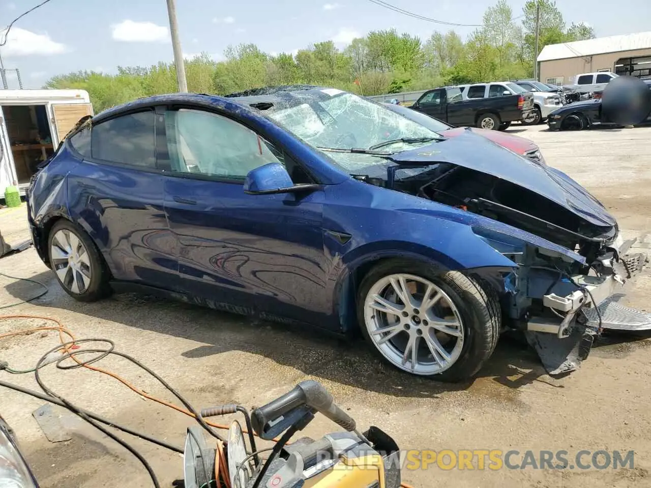 4 Photograph of a damaged car 7SAYGDEE8NF447410 TESLA MODEL Y 2022