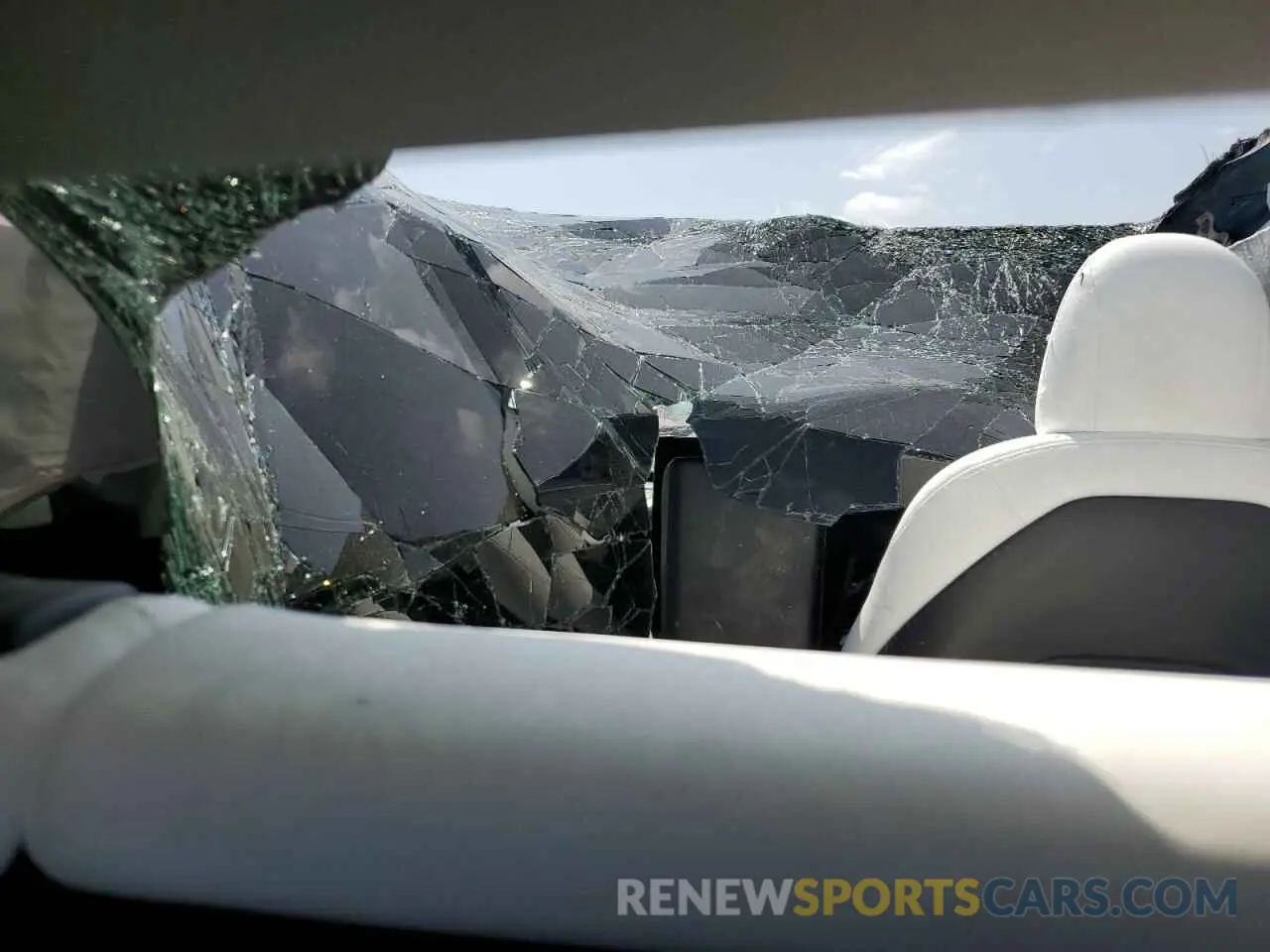 8 Photograph of a damaged car 7SAYGDEE8NF447410 TESLA MODEL Y 2022