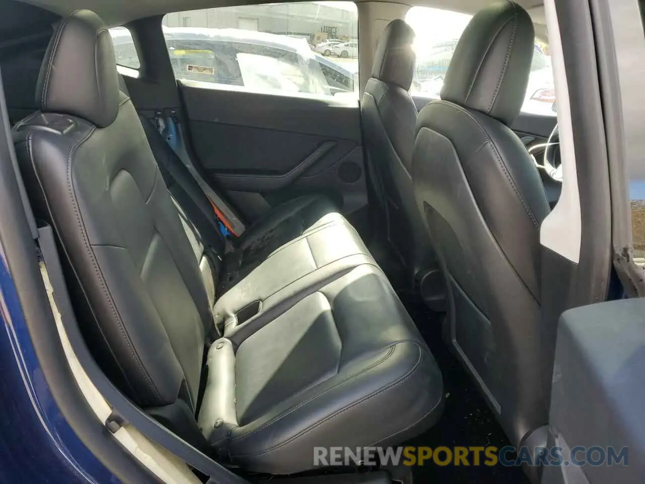 10 Photograph of a damaged car 7SAYGDEE8NF463185 TESLA MODEL Y 2022