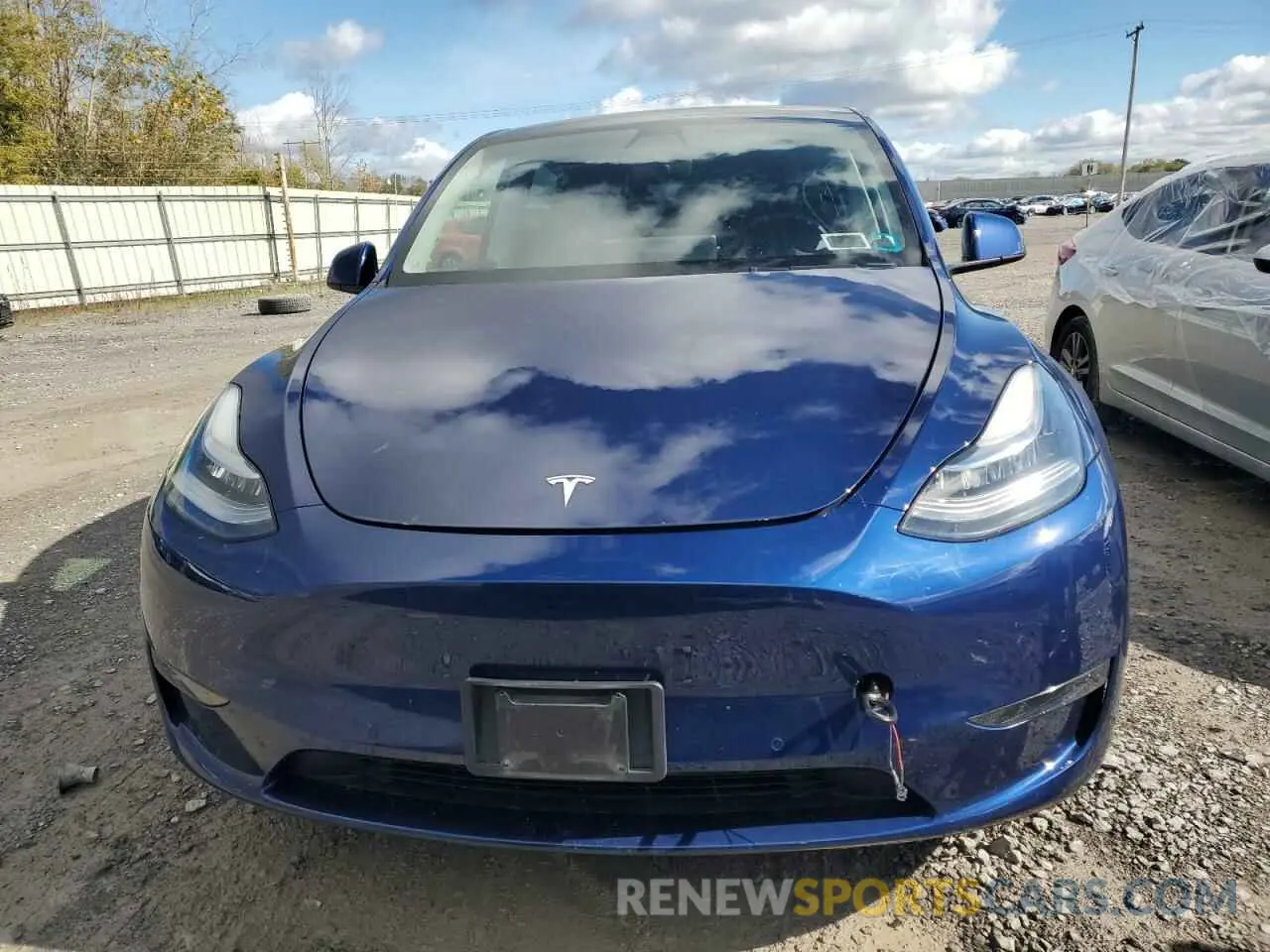 5 Photograph of a damaged car 7SAYGDEE8NF463185 TESLA MODEL Y 2022