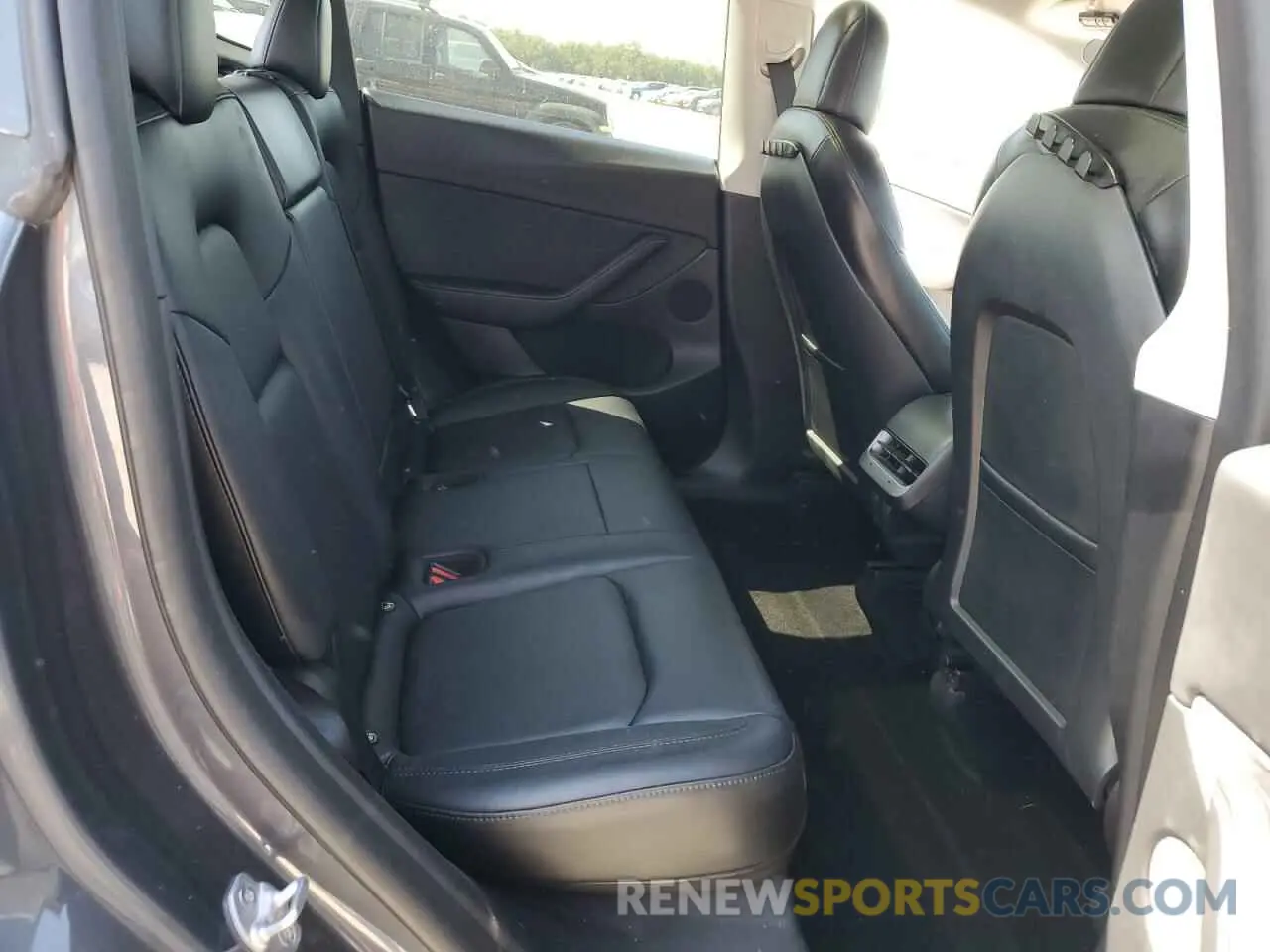 10 Photograph of a damaged car 7SAYGDEE8NF481007 TESLA MODEL Y 2022