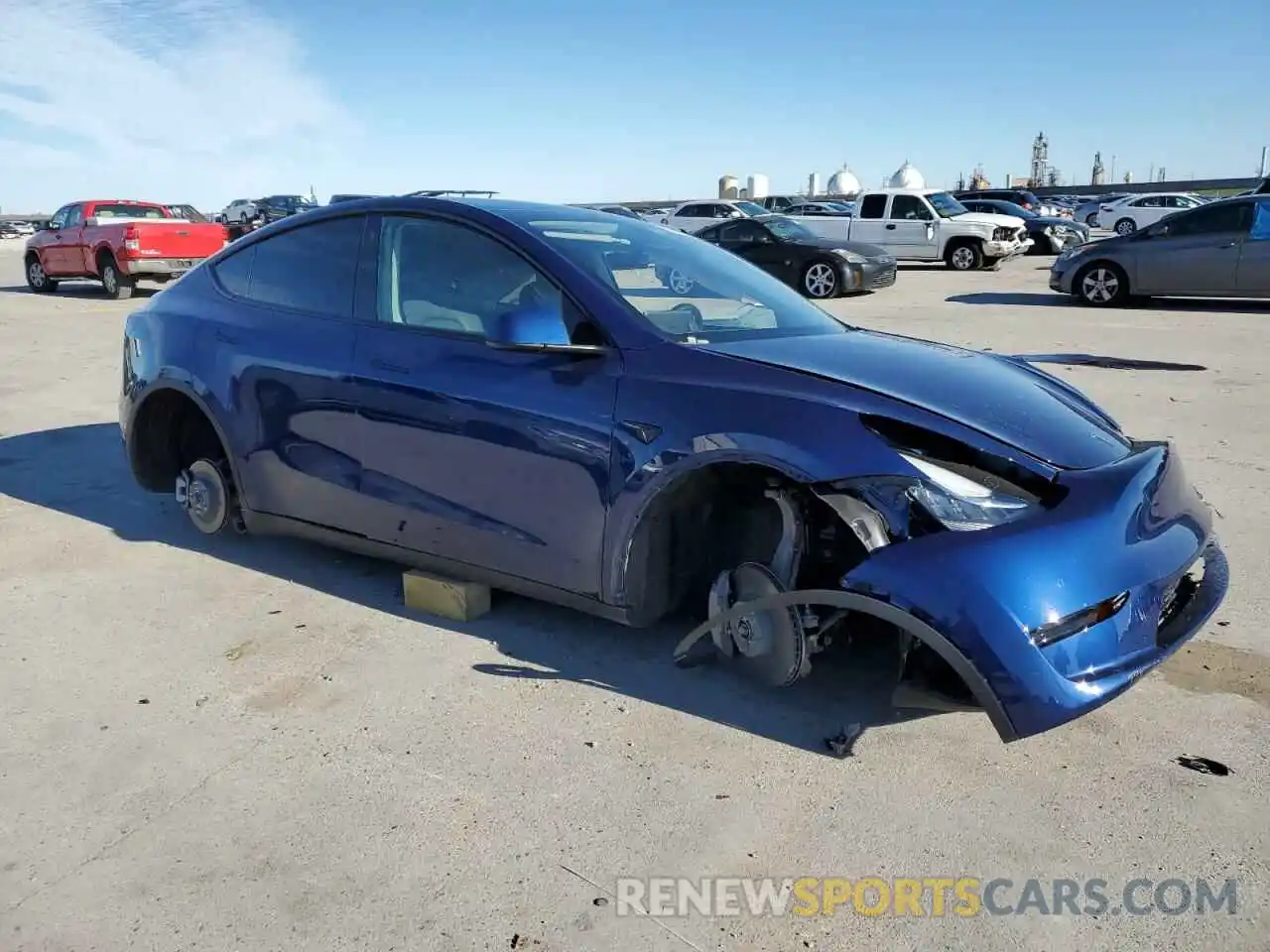 4 Photograph of a damaged car 7SAYGDEE8NF481041 TESLA MODEL Y 2022