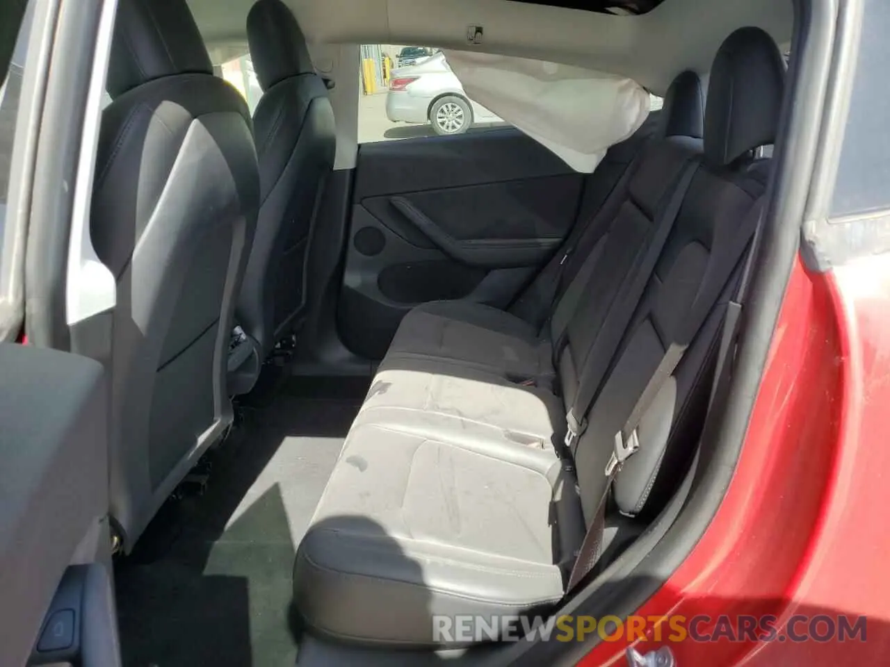 10 Photograph of a damaged car 7SAYGDEE8NF481444 TESLA MODEL Y 2022