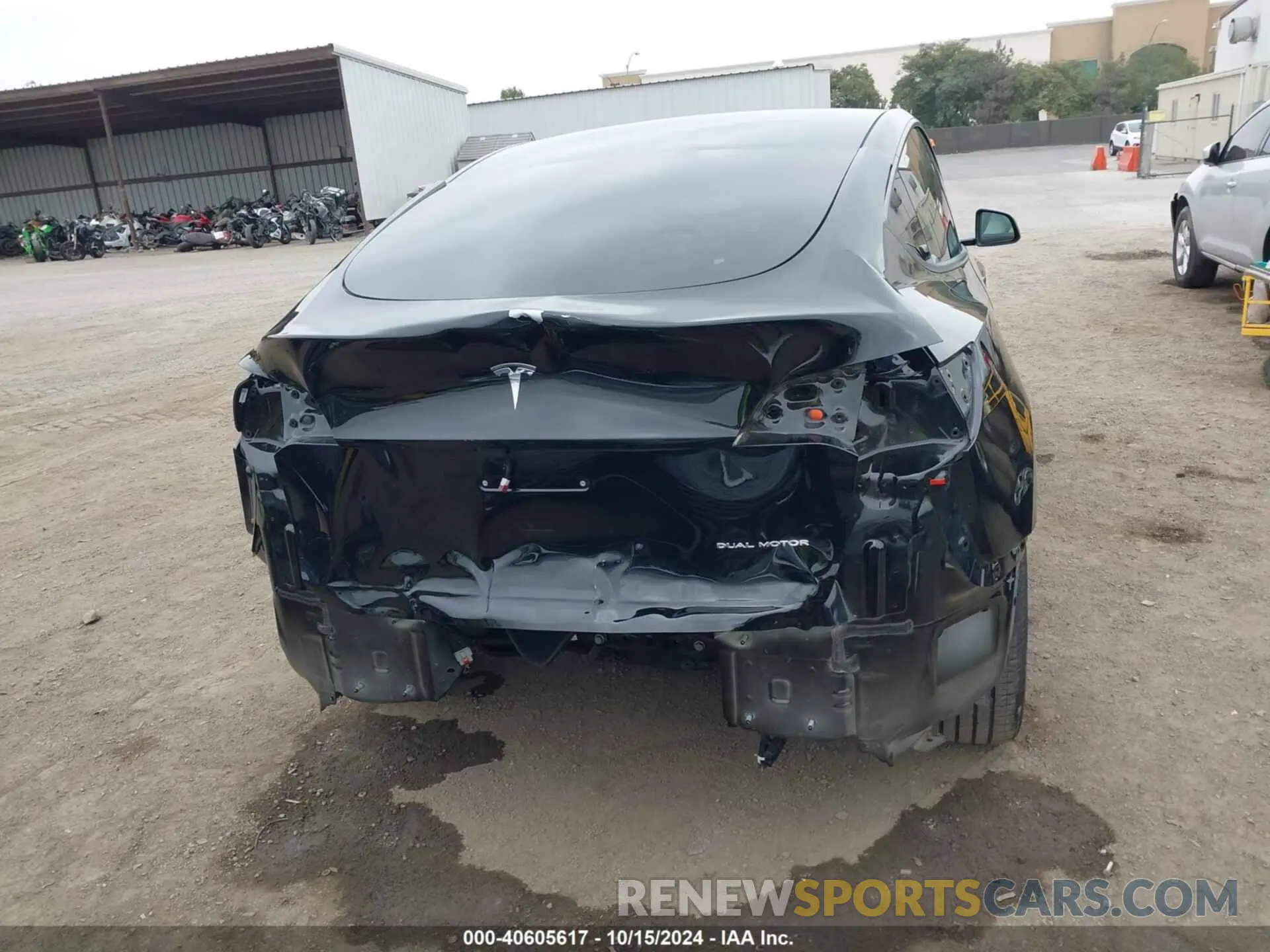 17 Photograph of a damaged car 7SAYGDEE8NF513339 TESLA MODEL Y 2022