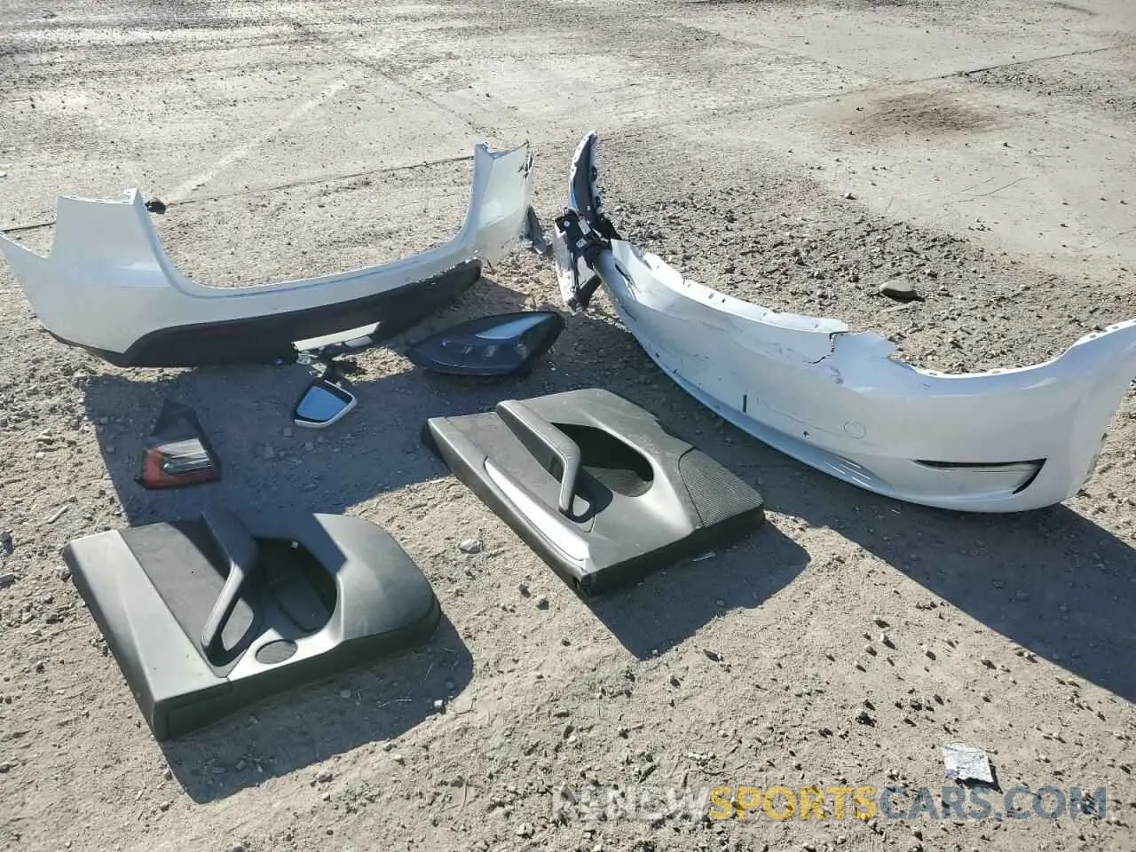 13 Photograph of a damaged car 7SAYGDEE8NF515141 TESLA MODEL Y 2022