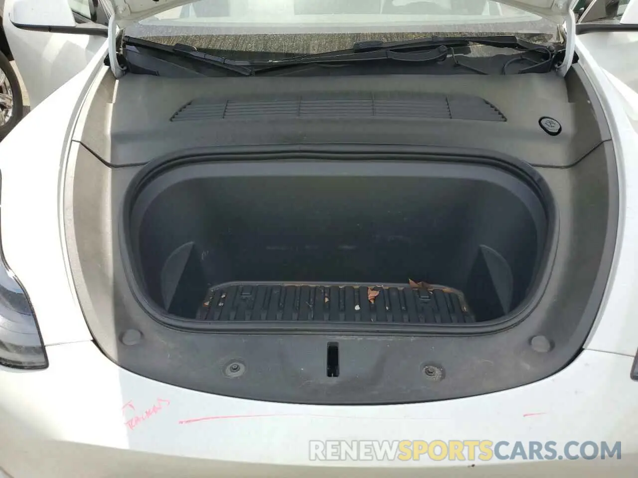 11 Photograph of a damaged car 7SAYGDEE8NF524454 TESLA MODEL Y 2022