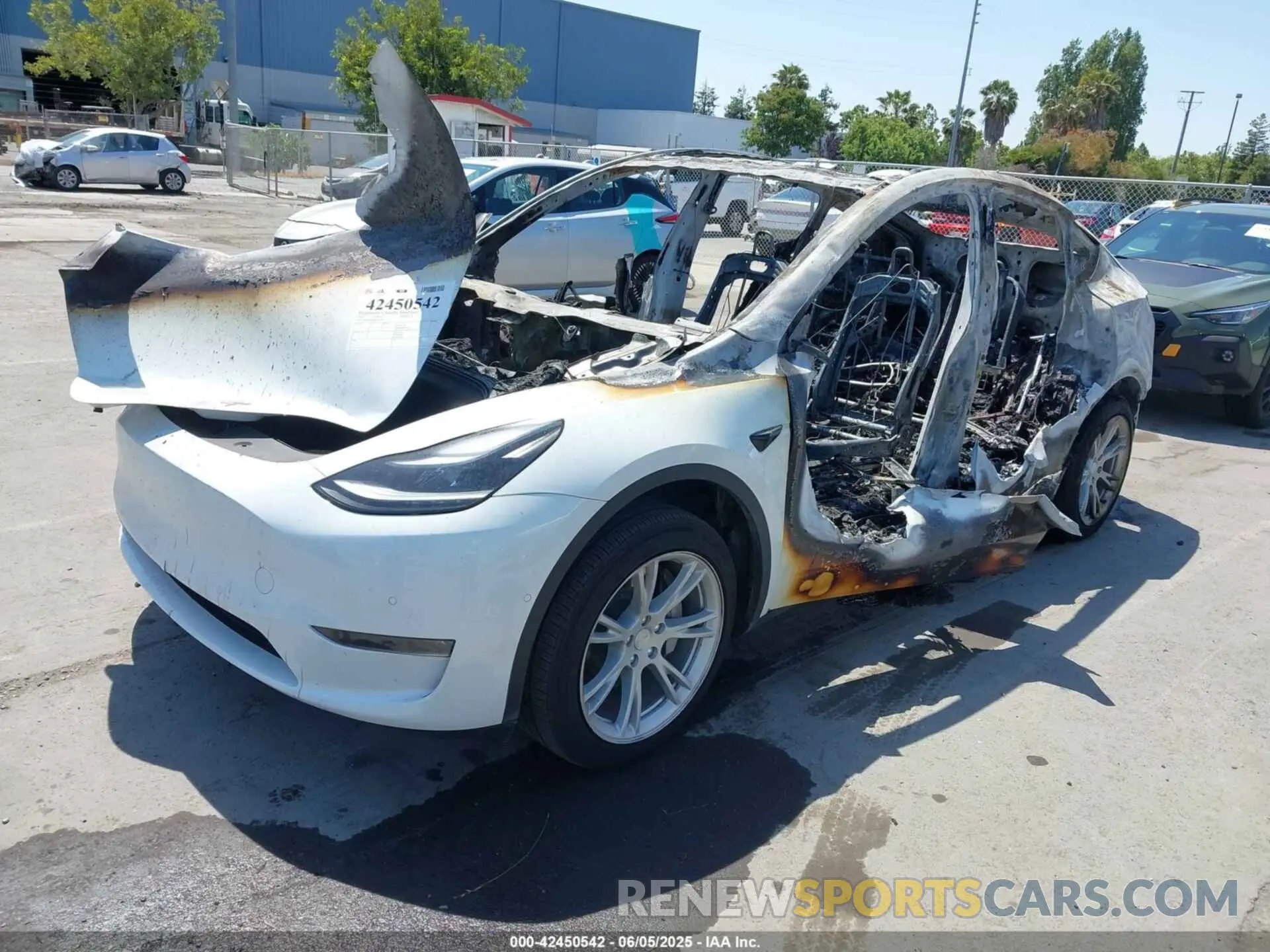 2 Photograph of a damaged car 7SAYGDEE8NF543277 TESLA MODEL Y 2022
