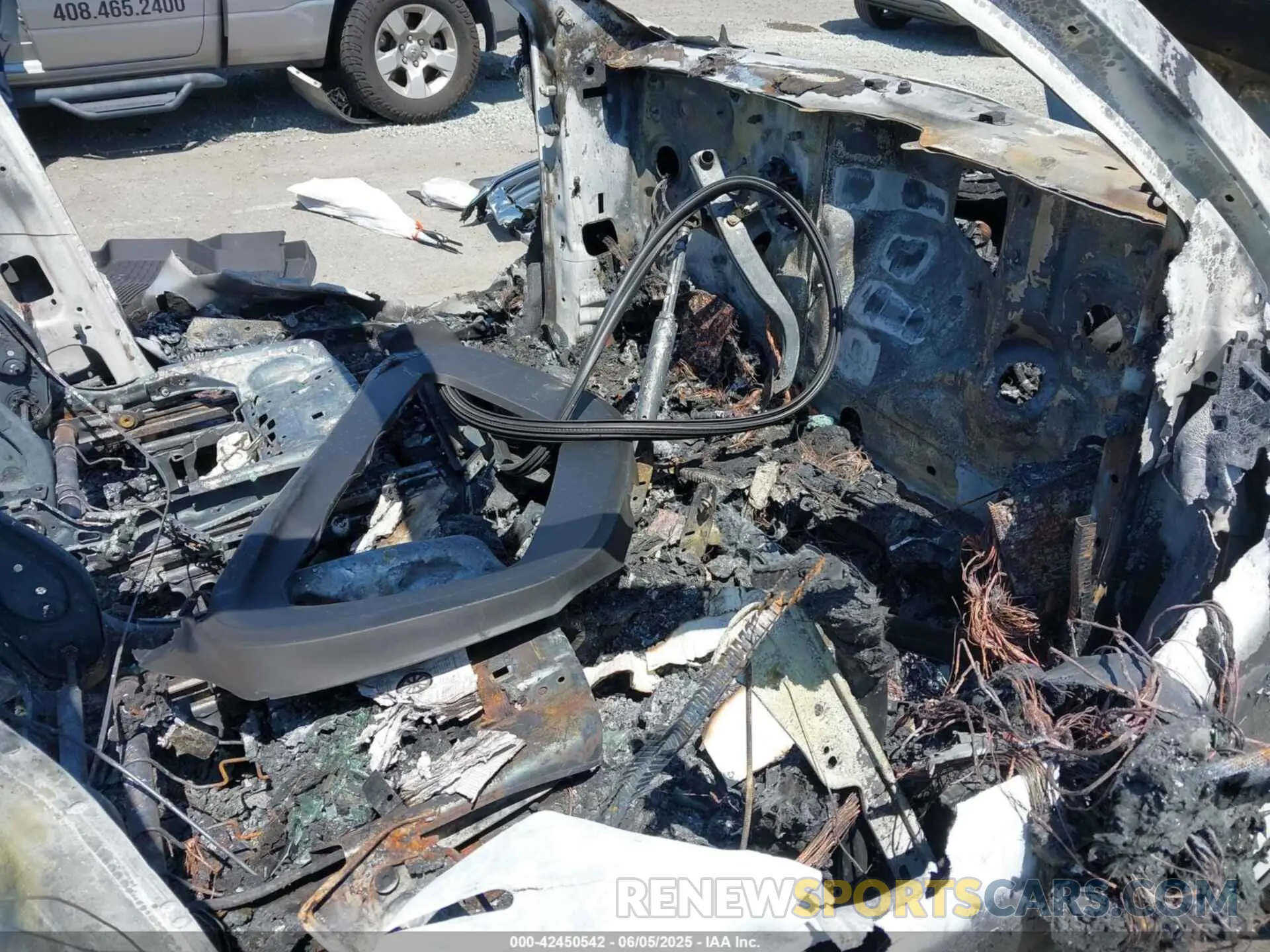 5 Photograph of a damaged car 7SAYGDEE8NF543277 TESLA MODEL Y 2022
