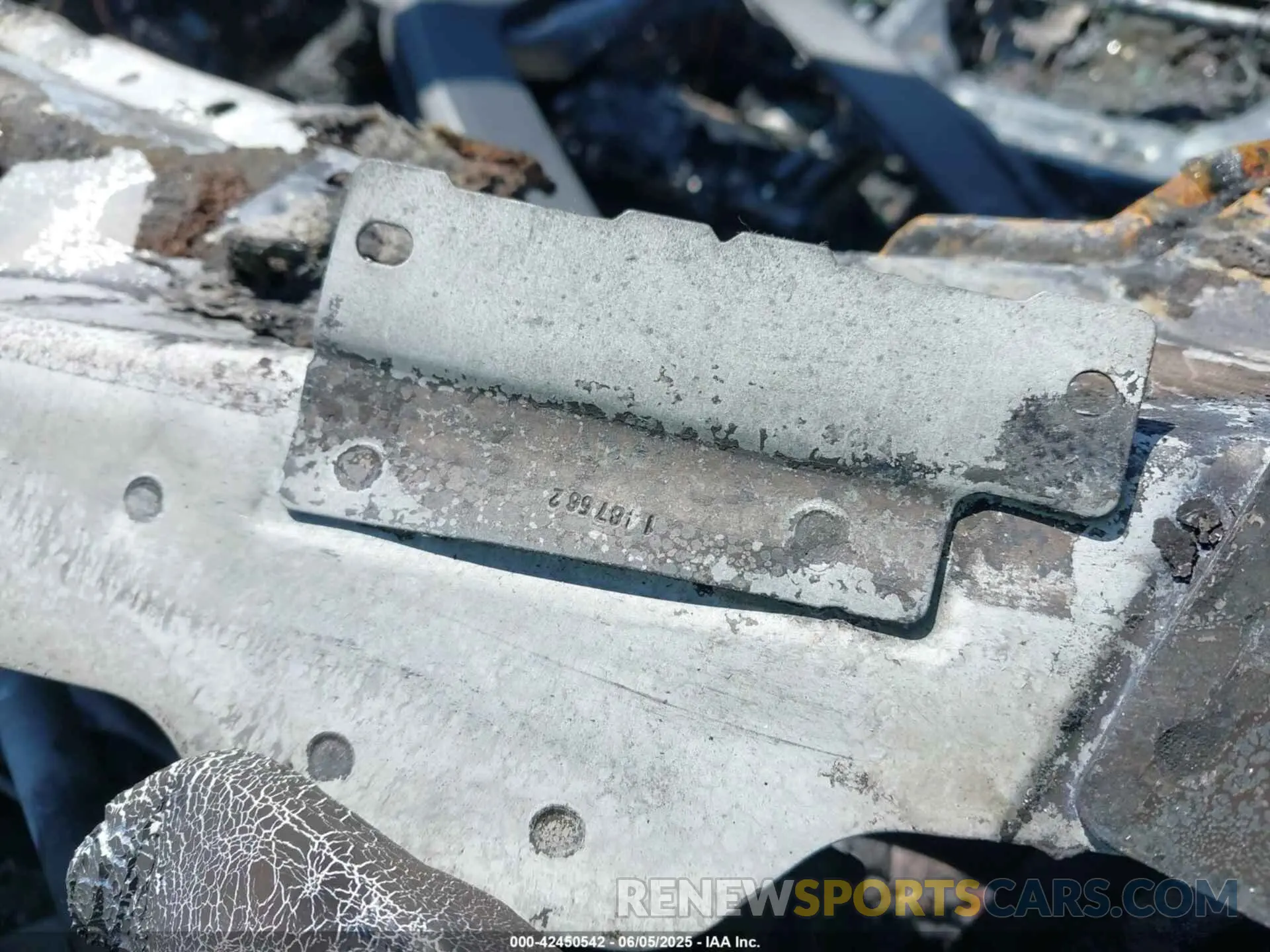 8 Photograph of a damaged car 7SAYGDEE8NF543277 TESLA MODEL Y 2022