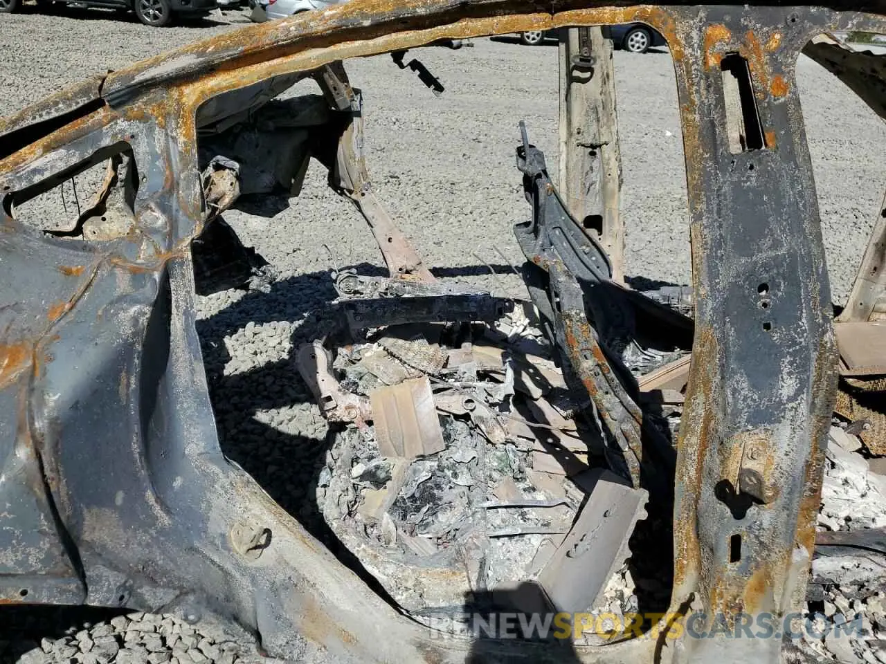 10 Photograph of a damaged car 7SAYGDEE8NF549063 TESLA MODEL Y 2022