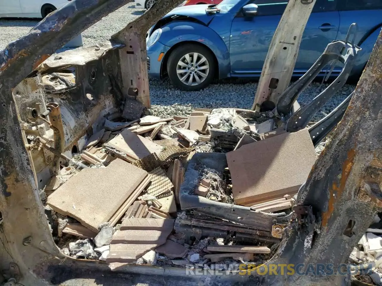 7 Photograph of a damaged car 7SAYGDEE8NF549063 TESLA MODEL Y 2022