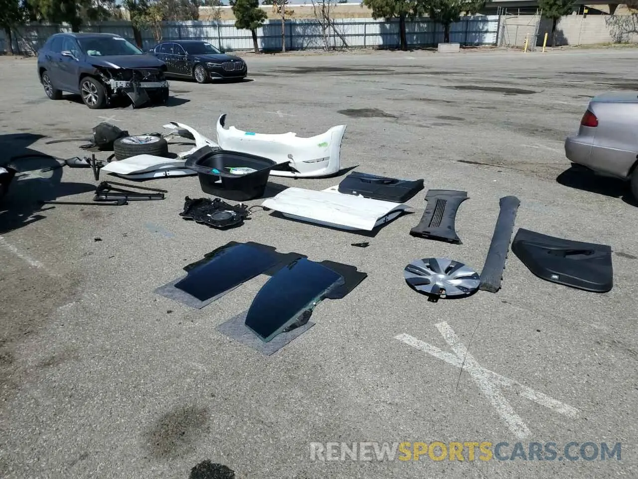 15 Photograph of a damaged car 7SAYGDEE8NF551850 TESLA MODEL Y 2022