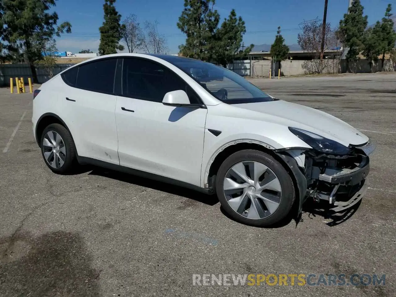 4 Photograph of a damaged car 7SAYGDEE8NF551850 TESLA MODEL Y 2022