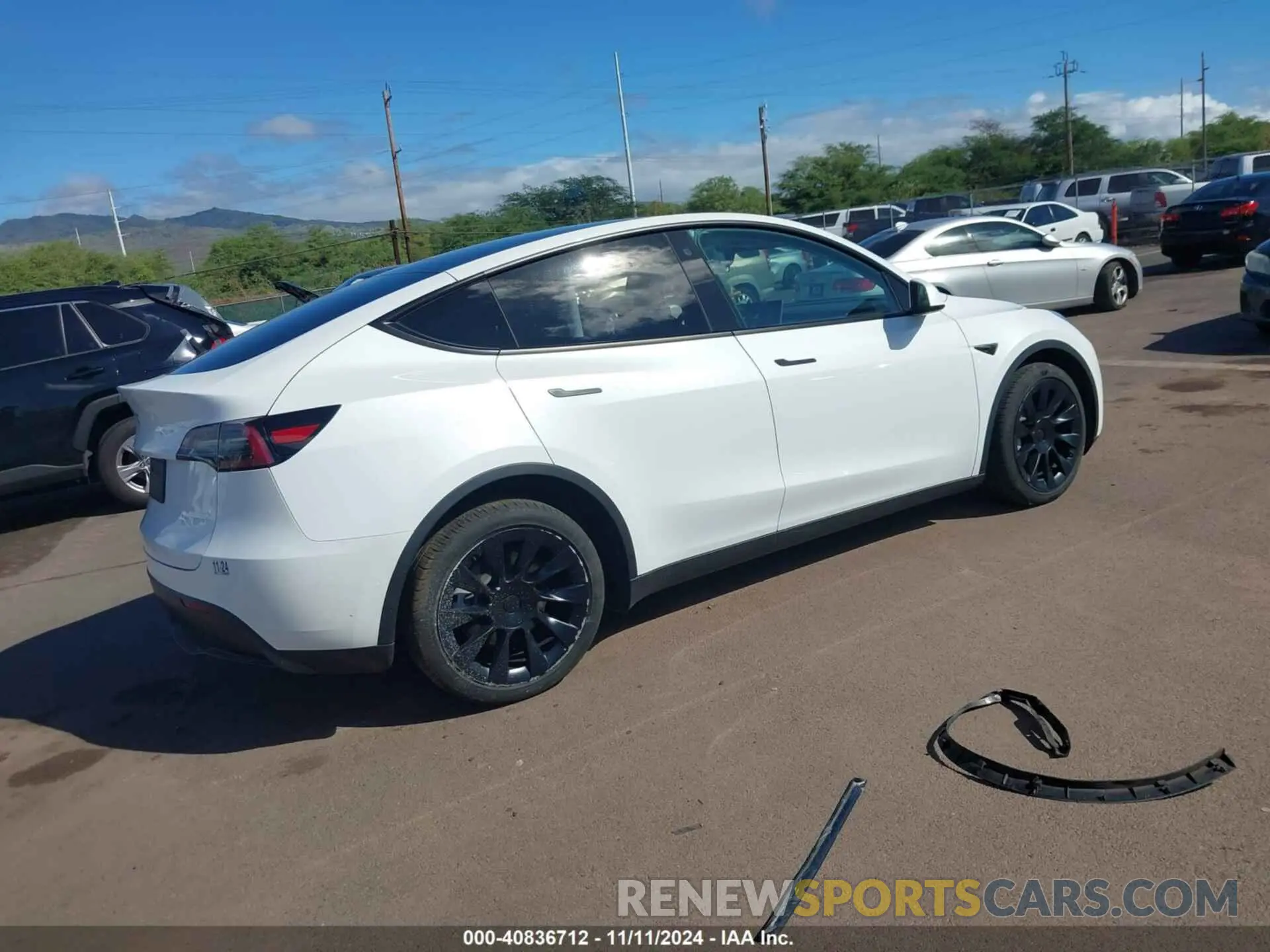 4 Photograph of a damaged car 7SAYGDEE8NF573282 TESLA MODEL Y 2022