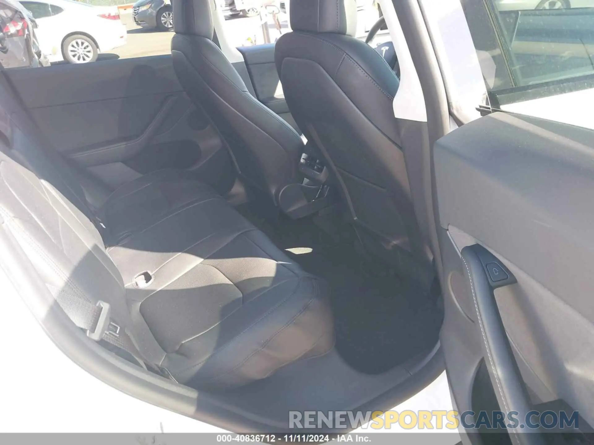 8 Photograph of a damaged car 7SAYGDEE8NF573282 TESLA MODEL Y 2022