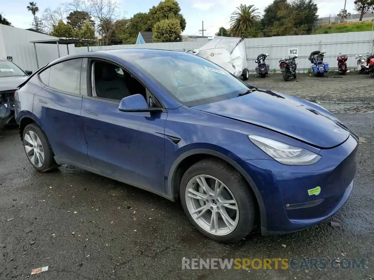 4 Photograph of a damaged car 7SAYGDEE8NF576490 TESLA MODEL Y 2022