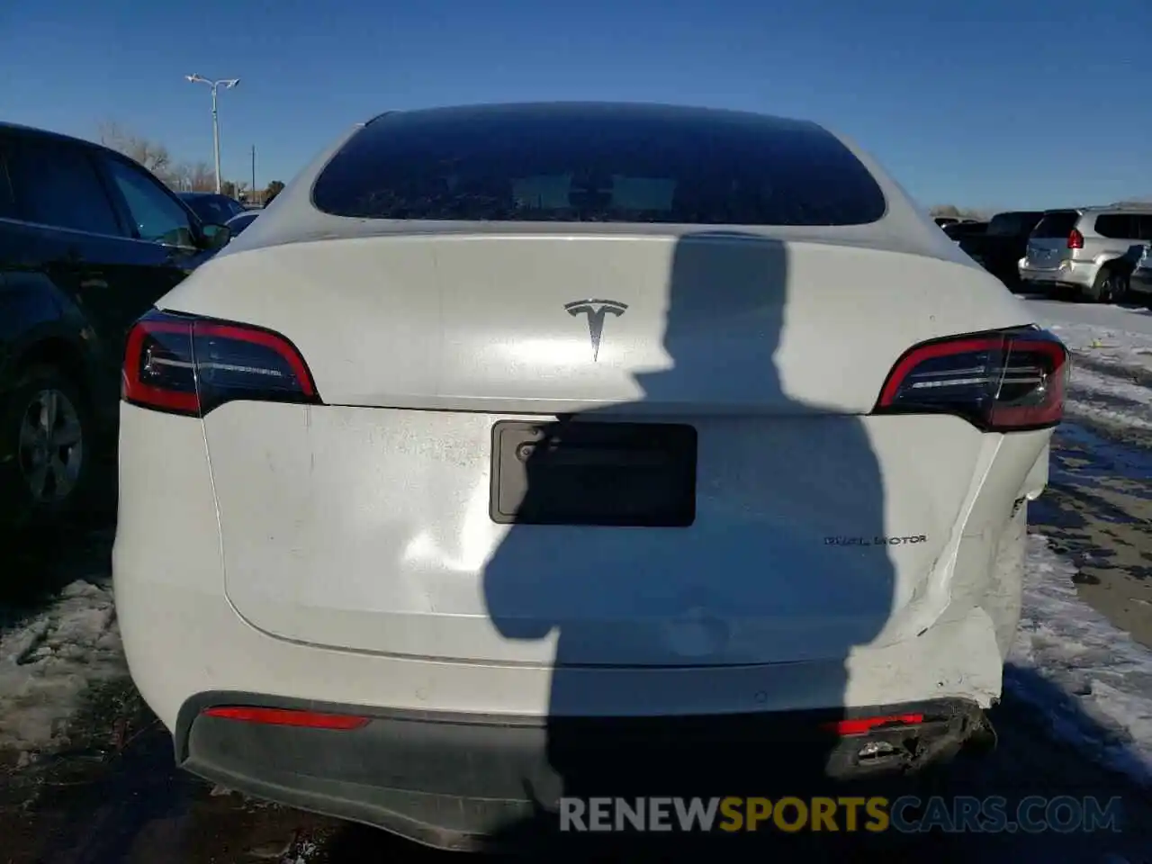 6 Photograph of a damaged car 7SAYGDEE9NA010187 TESLA MODEL Y 2022