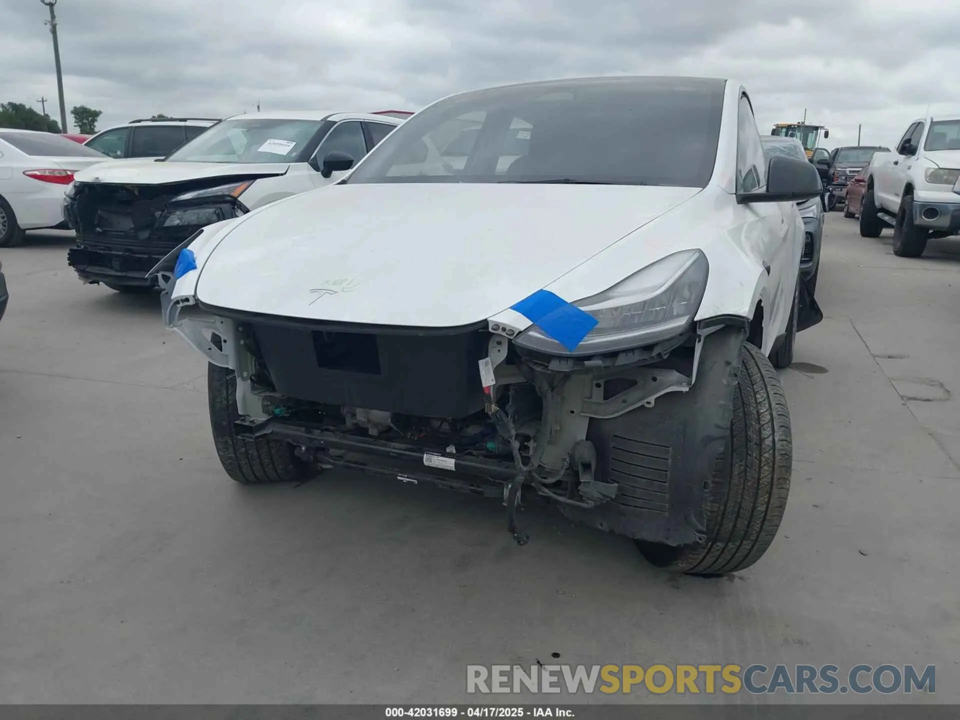 6 Photograph of a damaged car 7SAYGDEE9NA013302 TESLA MODEL Y 2022