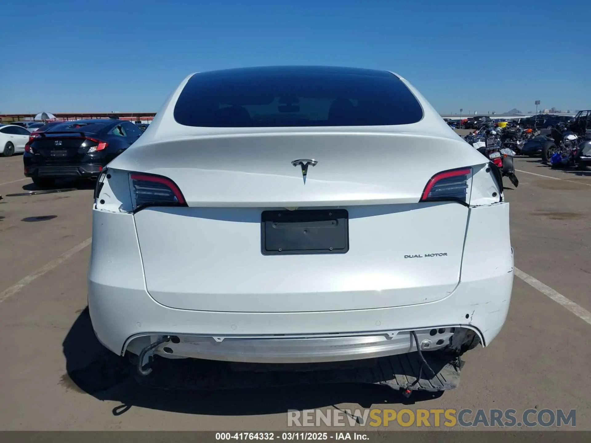 15 Photograph of a damaged car 7SAYGDEE9NA017284 TESLA MODEL Y 2022