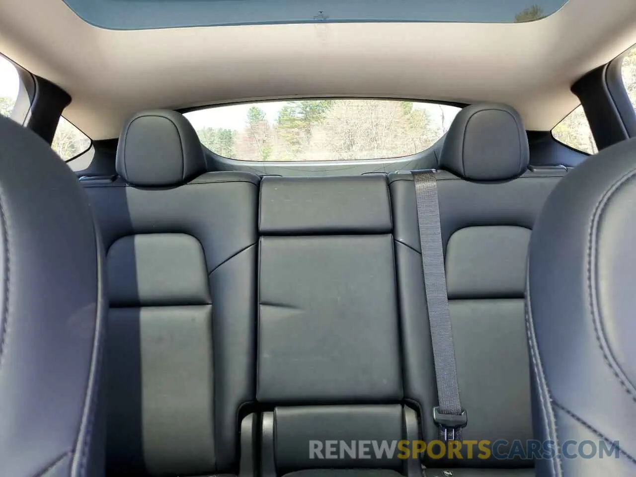 10 Photograph of a damaged car 7SAYGDEE9NA019973 TESLA MODEL Y 2022