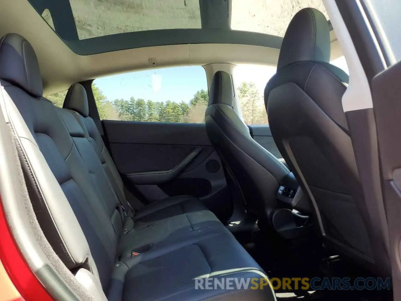 11 Photograph of a damaged car 7SAYGDEE9NA019973 TESLA MODEL Y 2022