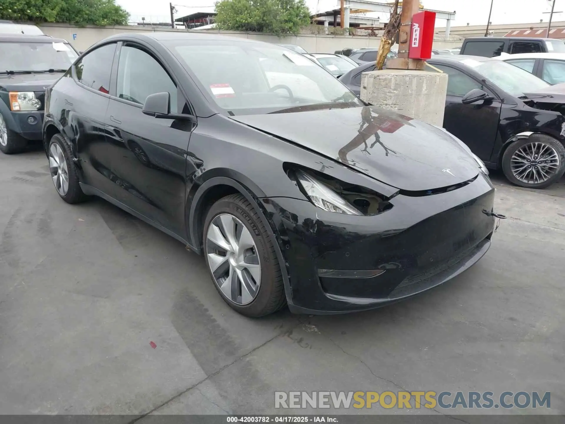 1 Photograph of a damaged car 7SAYGDEE9NA022842 TESLA MODEL Y 2022