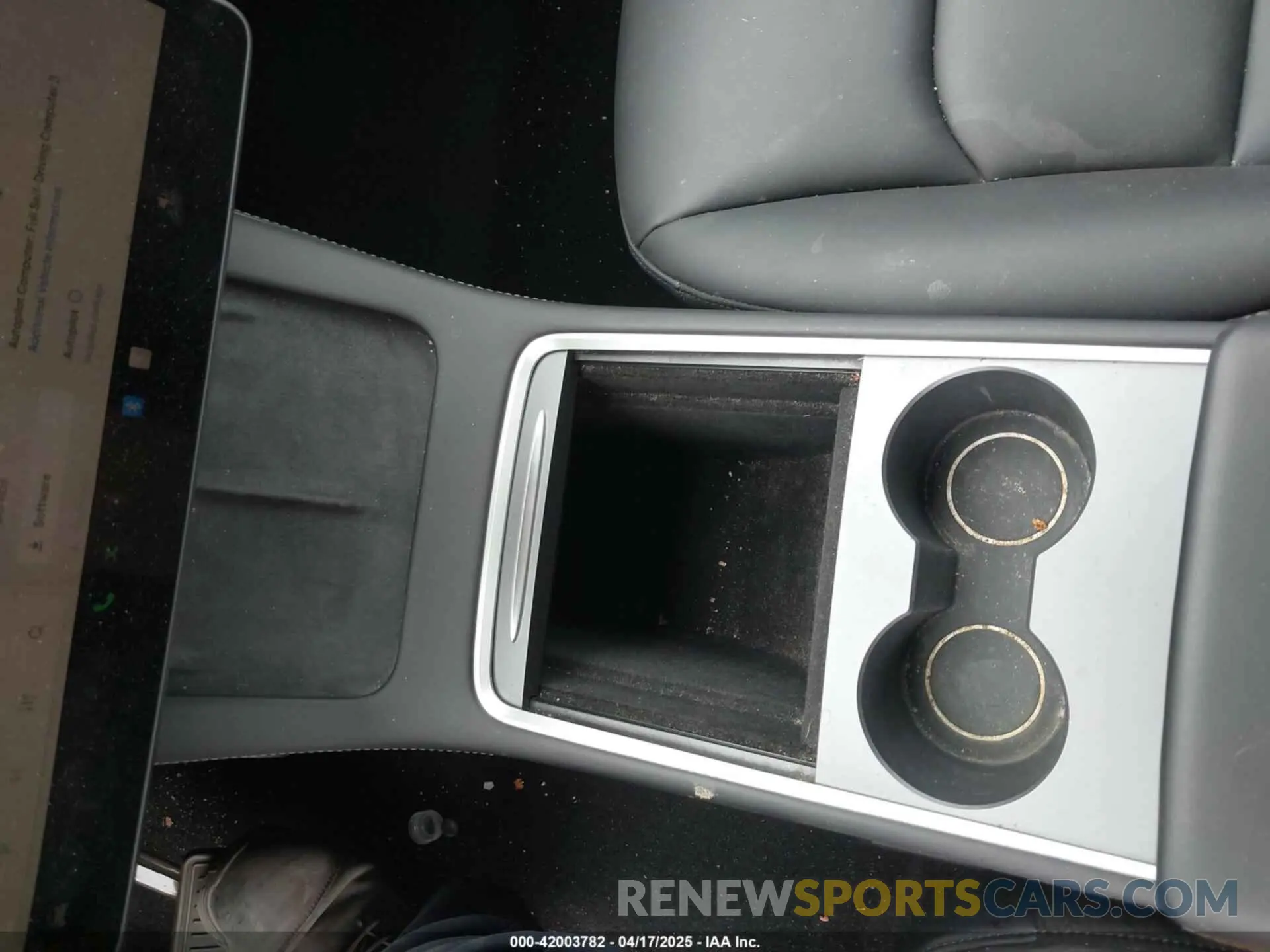 11 Photograph of a damaged car 7SAYGDEE9NA022842 TESLA MODEL Y 2022