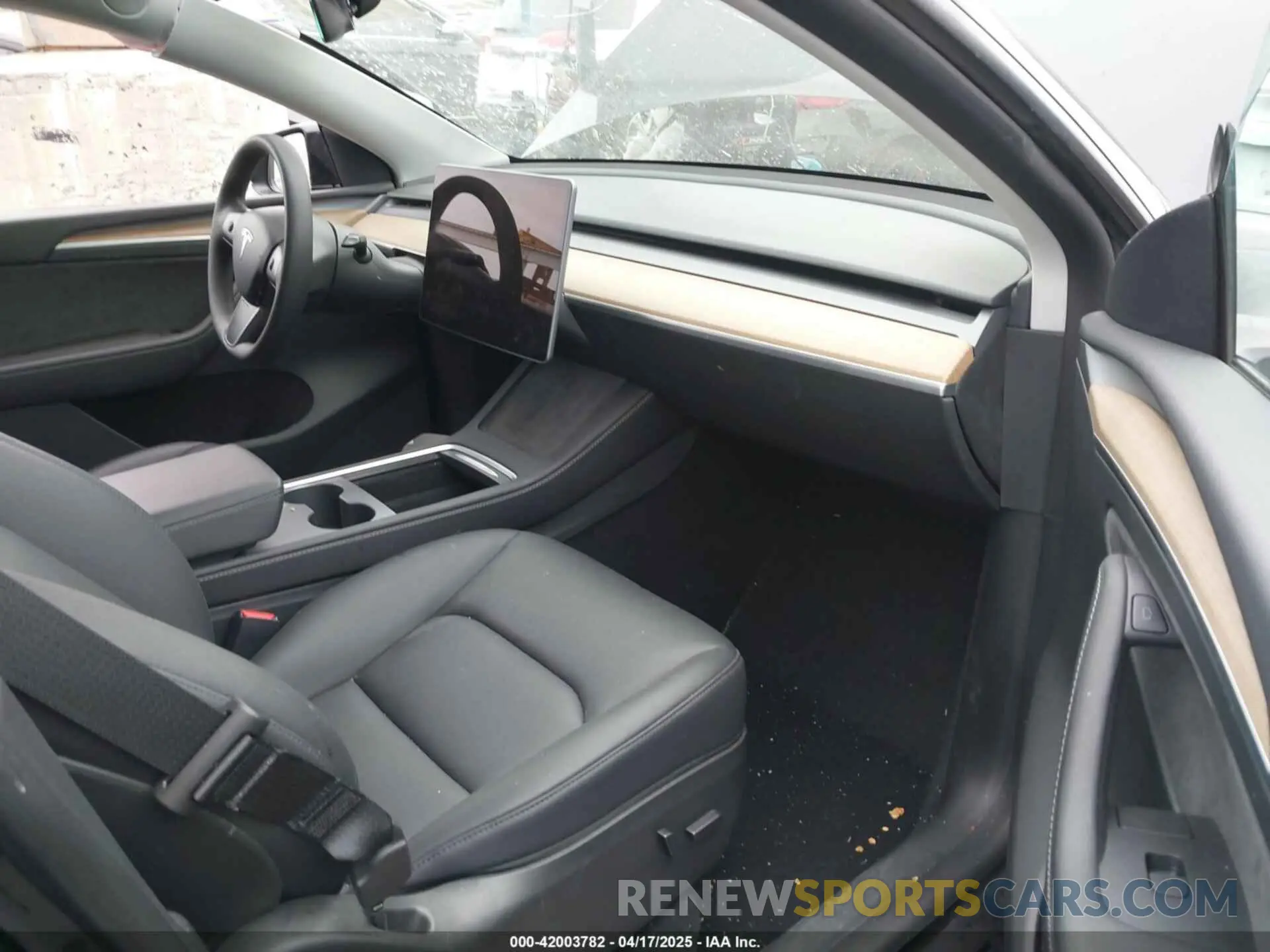 5 Photograph of a damaged car 7SAYGDEE9NA022842 TESLA MODEL Y 2022
