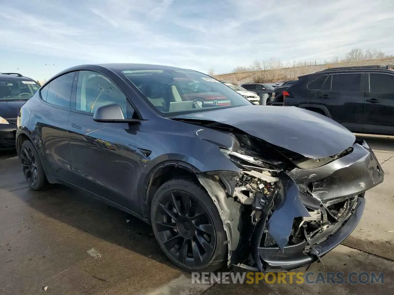 4 Photograph of a damaged car 7SAYGDEE9NF315918 TESLA MODEL Y 2022