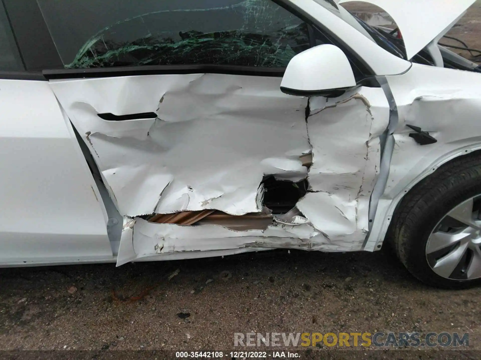 6 Photograph of a damaged car 7SAYGDEE9NF322190 TESLA MODEL Y 2022