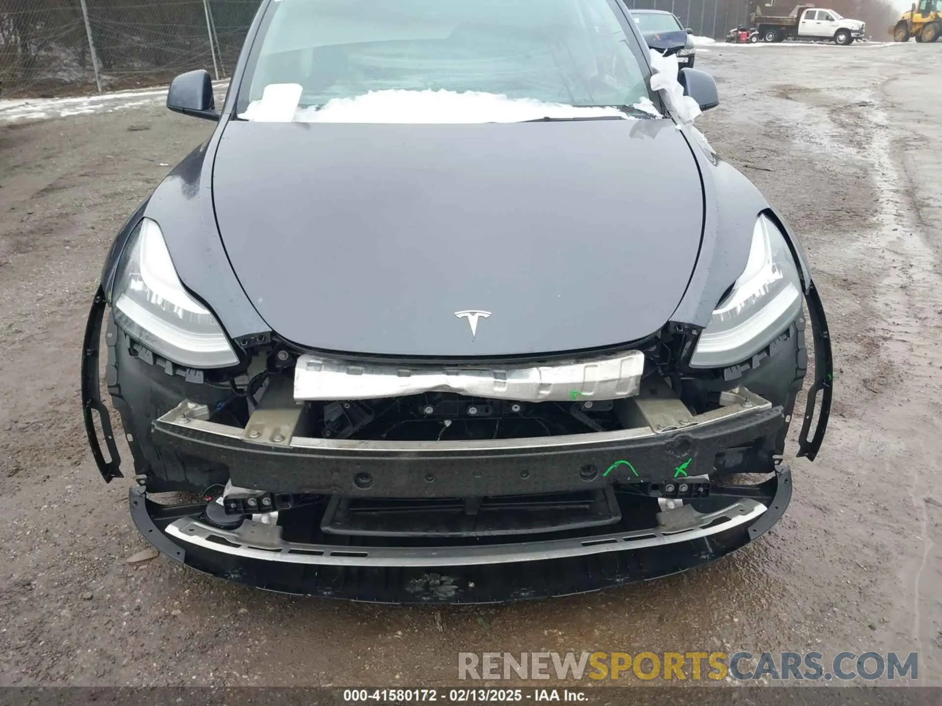 10 Photograph of a damaged car 7SAYGDEE9NF331410 TESLA MODEL Y 2022