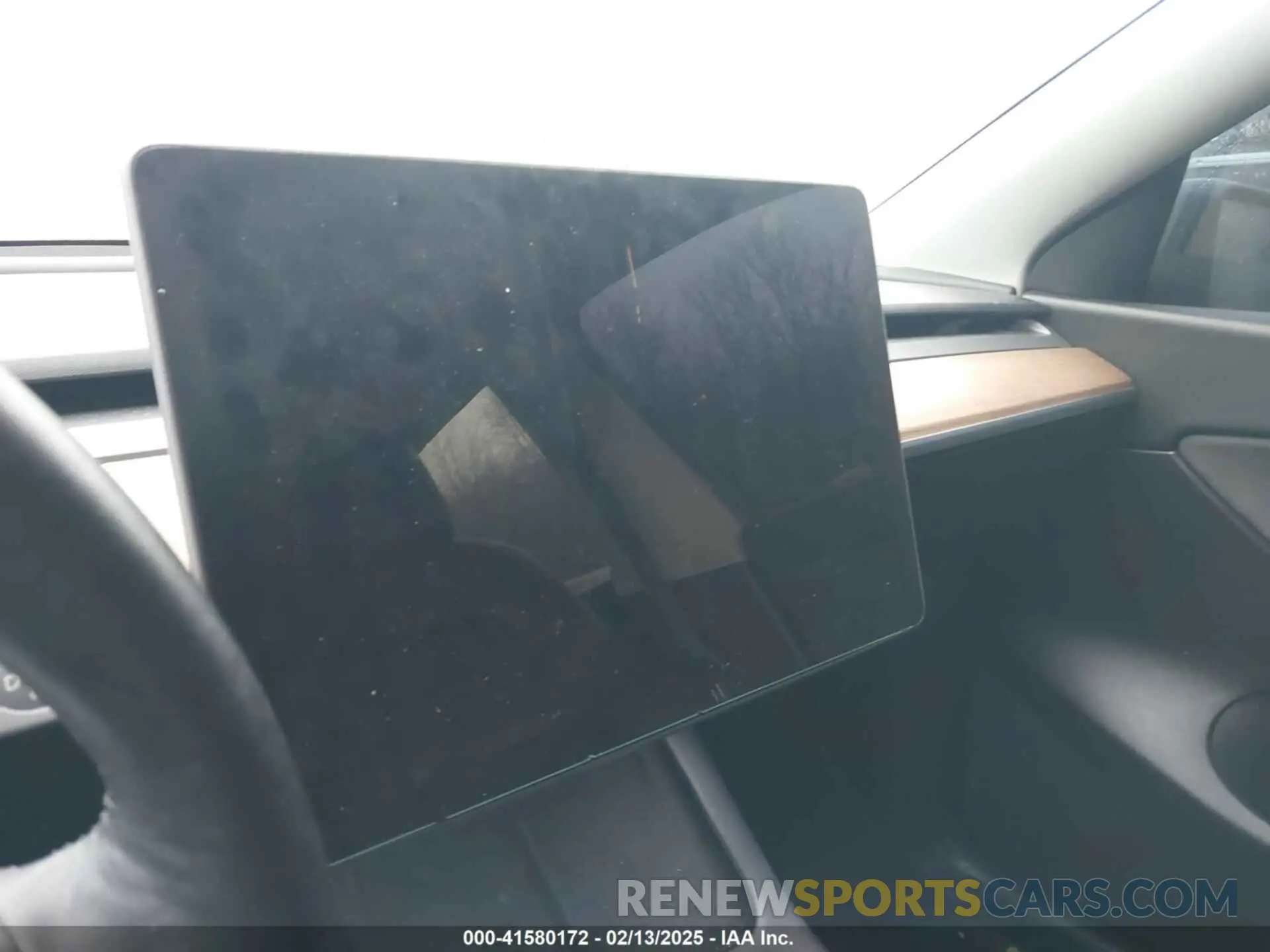 17 Photograph of a damaged car 7SAYGDEE9NF331410 TESLA MODEL Y 2022