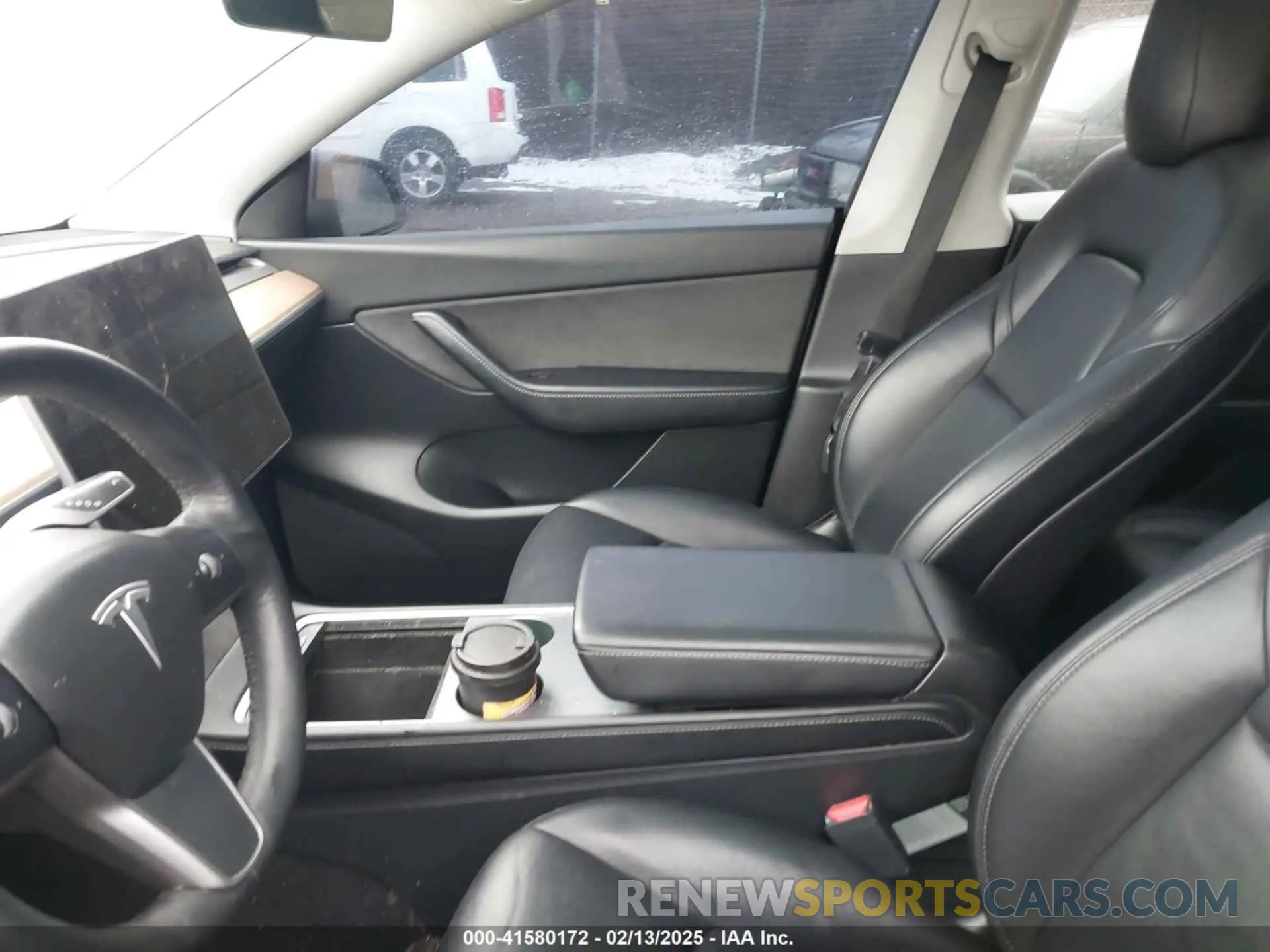 5 Photograph of a damaged car 7SAYGDEE9NF331410 TESLA MODEL Y 2022
