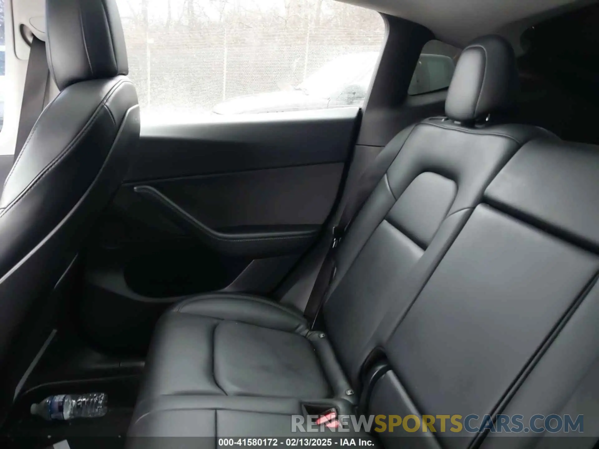 8 Photograph of a damaged car 7SAYGDEE9NF331410 TESLA MODEL Y 2022