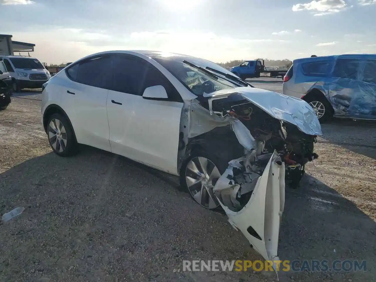 4 Photograph of a damaged car 7SAYGDEE9NF331729 TESLA MODEL Y 2022