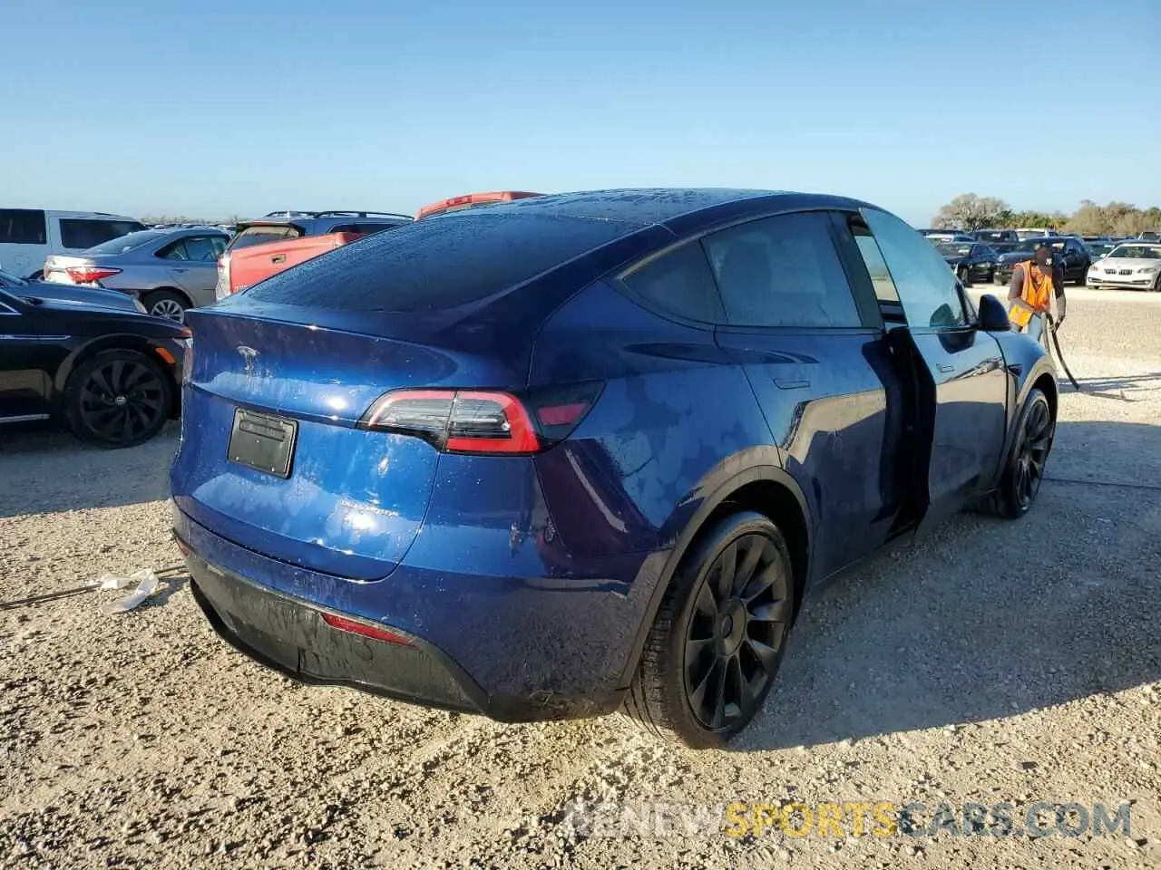 3 Photograph of a damaged car 7SAYGDEE9NF381854 TESLA MODEL Y 2022
