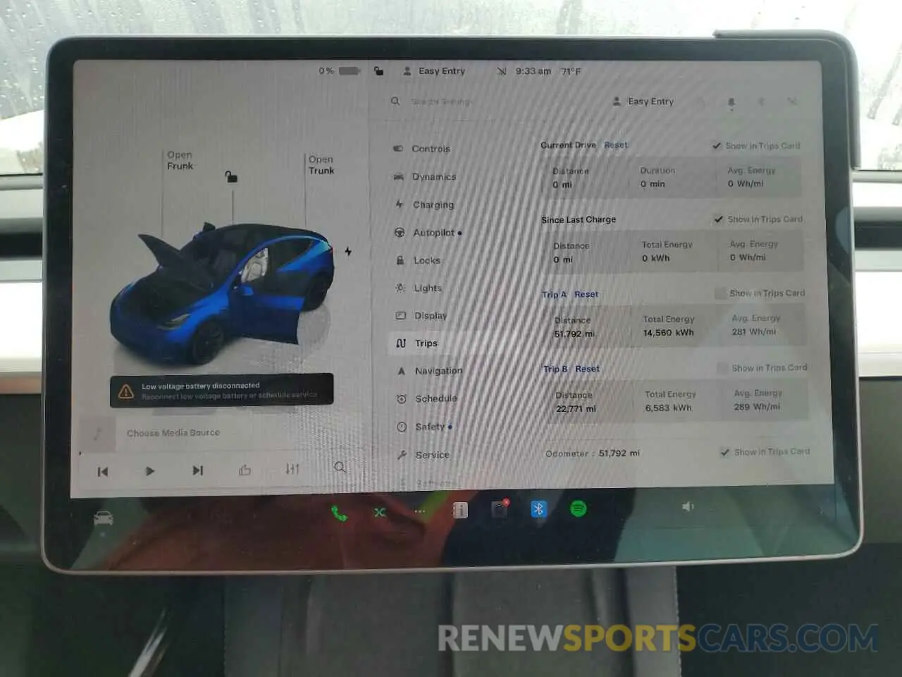 9 Photograph of a damaged car 7SAYGDEE9NF381854 TESLA MODEL Y 2022