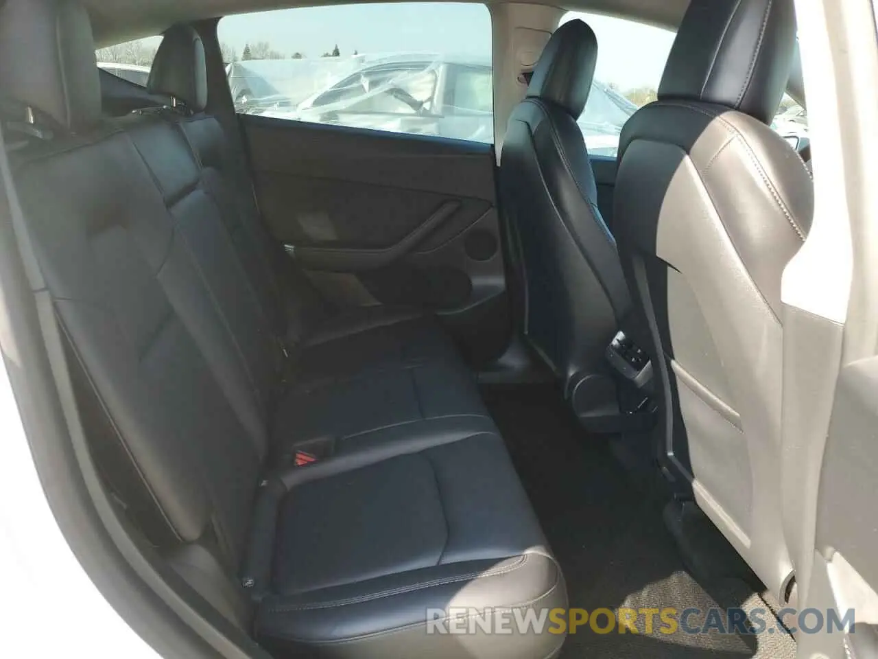 11 Photograph of a damaged car 7SAYGDEE9NF411550 TESLA MODEL Y 2022