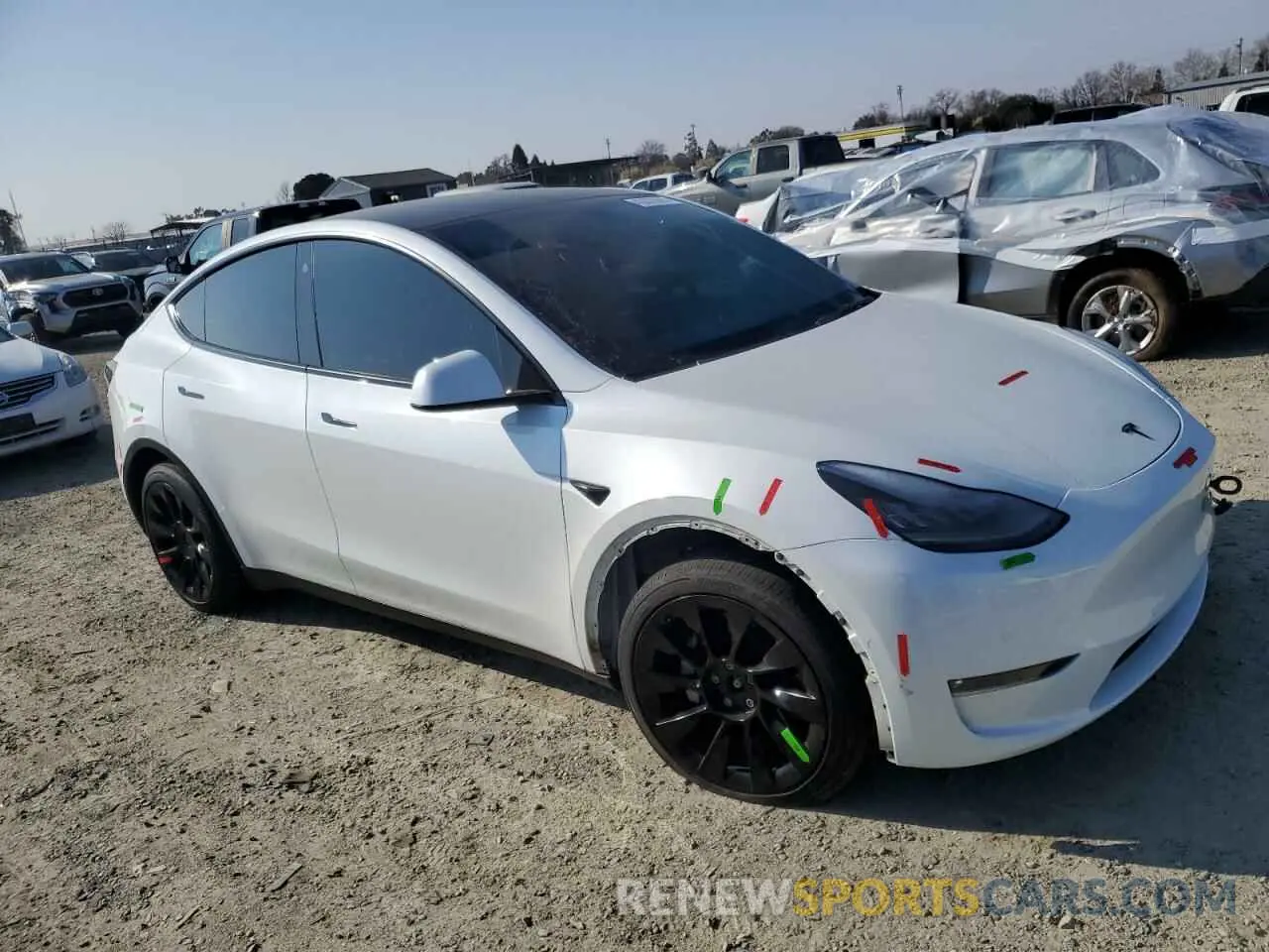 4 Photograph of a damaged car 7SAYGDEE9NF411550 TESLA MODEL Y 2022