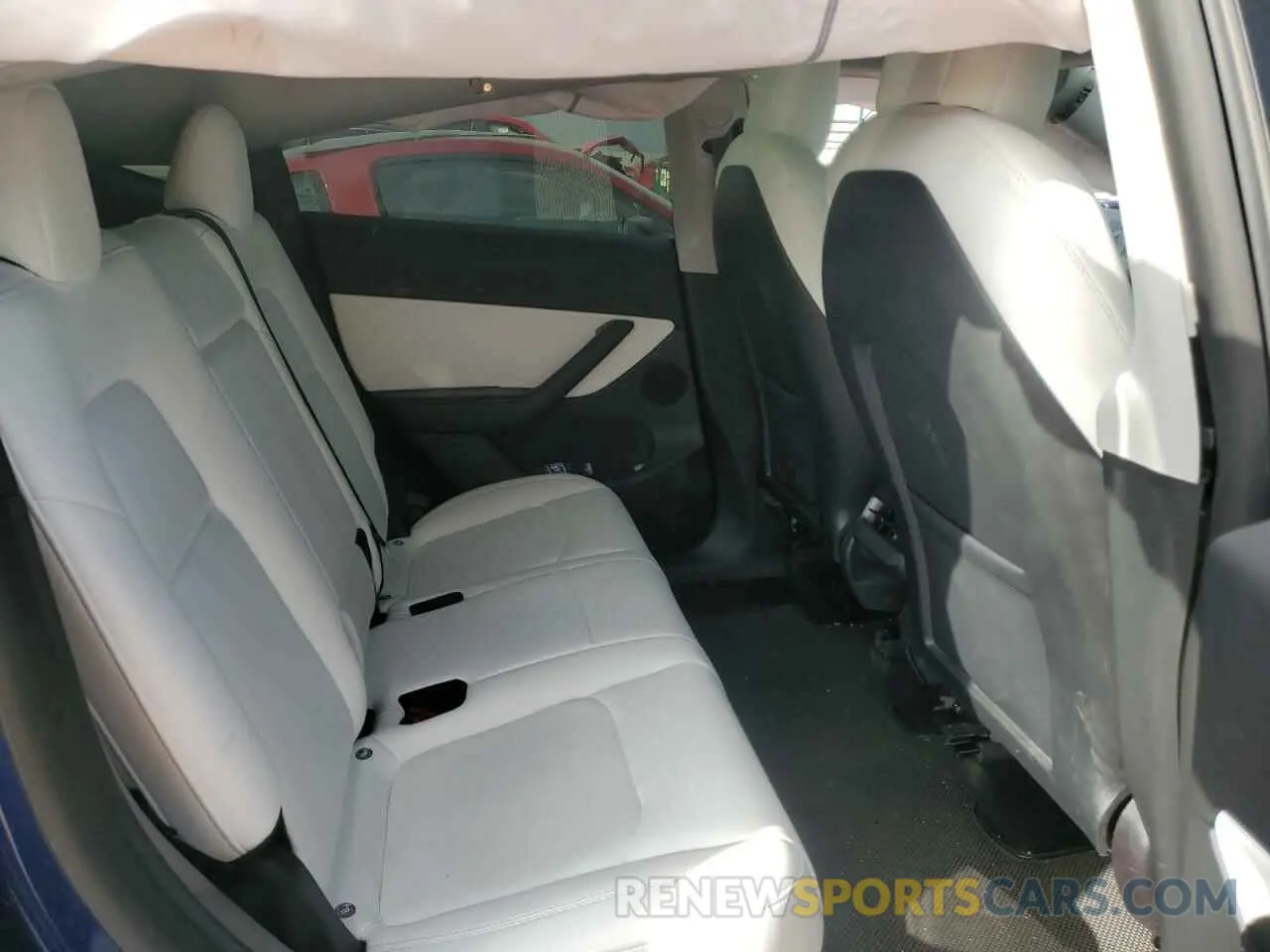 10 Photograph of a damaged car 7SAYGDEE9NF411810 TESLA MODEL Y 2022
