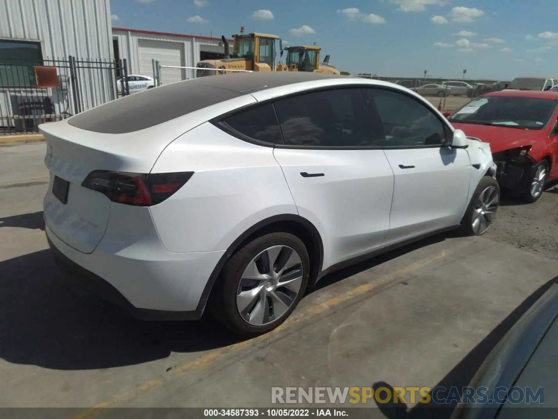 4 Photograph of a damaged car 7SAYGDEE9NF416845 TESLA MODEL Y 2022